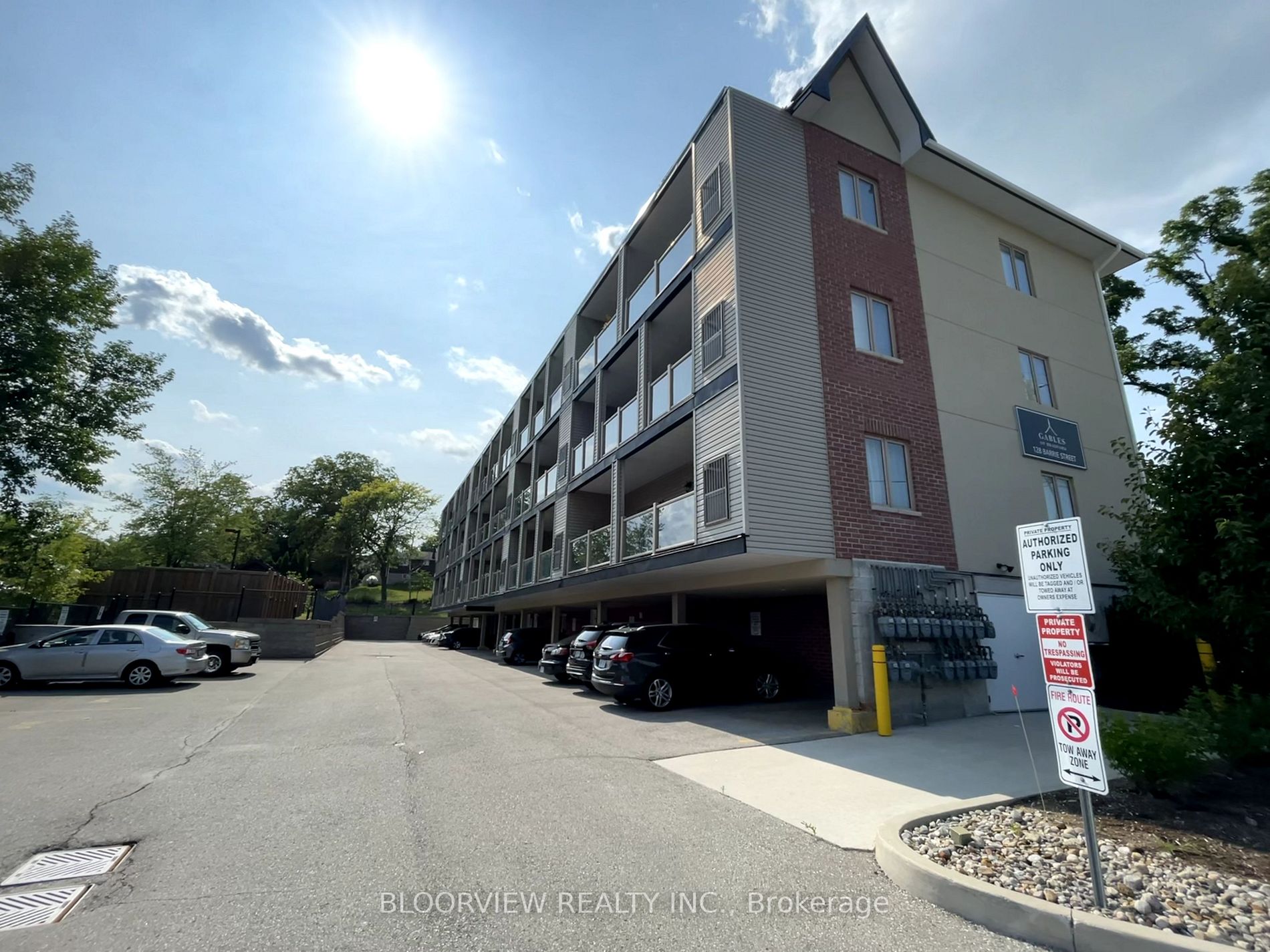 128 Barrie St, #105