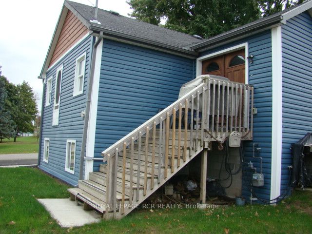 290 Main St N