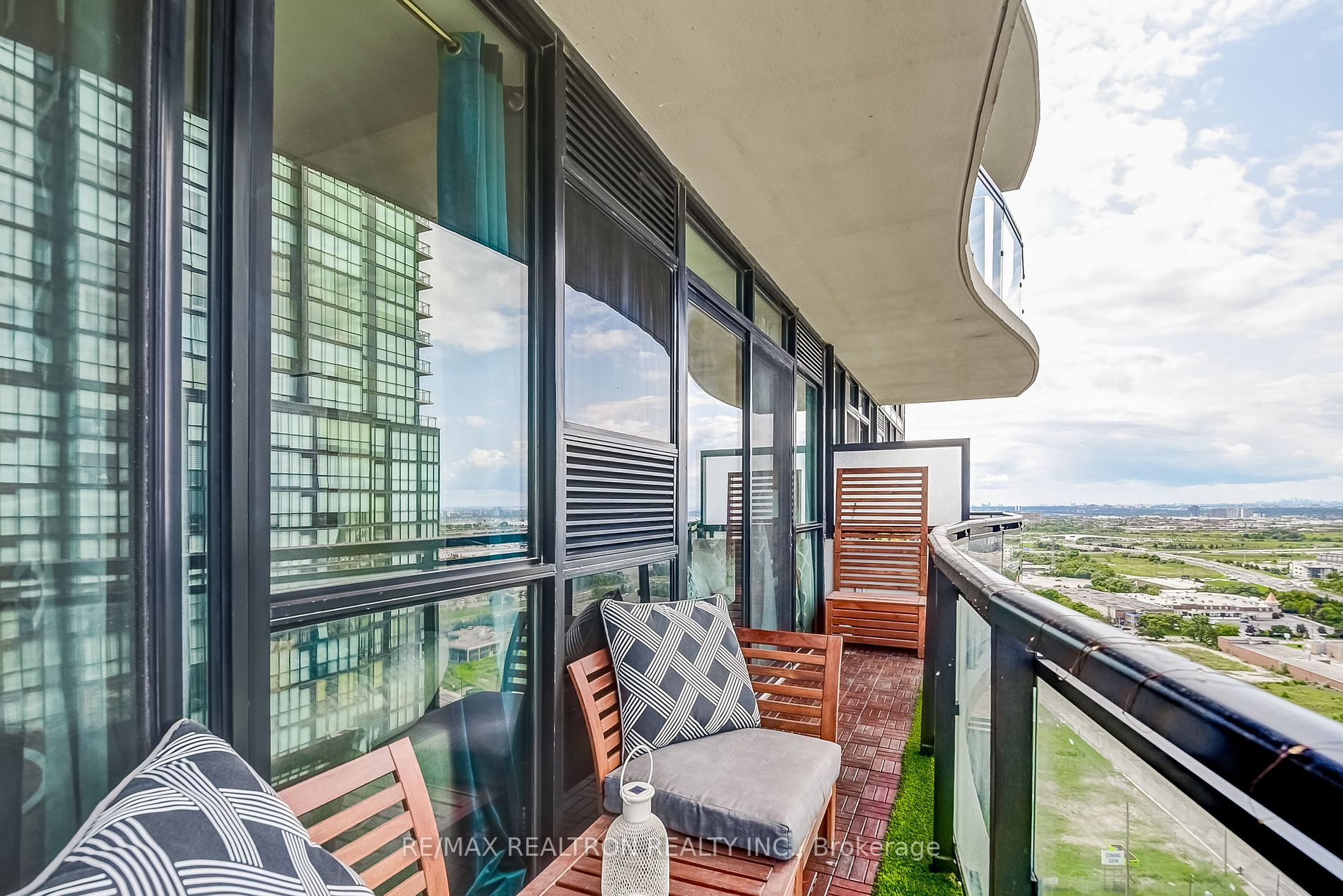 2900 Highway No. 7, #2305