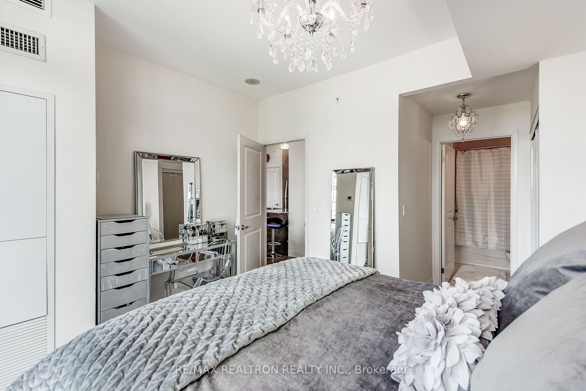 2900 Highway No. 7, #2305