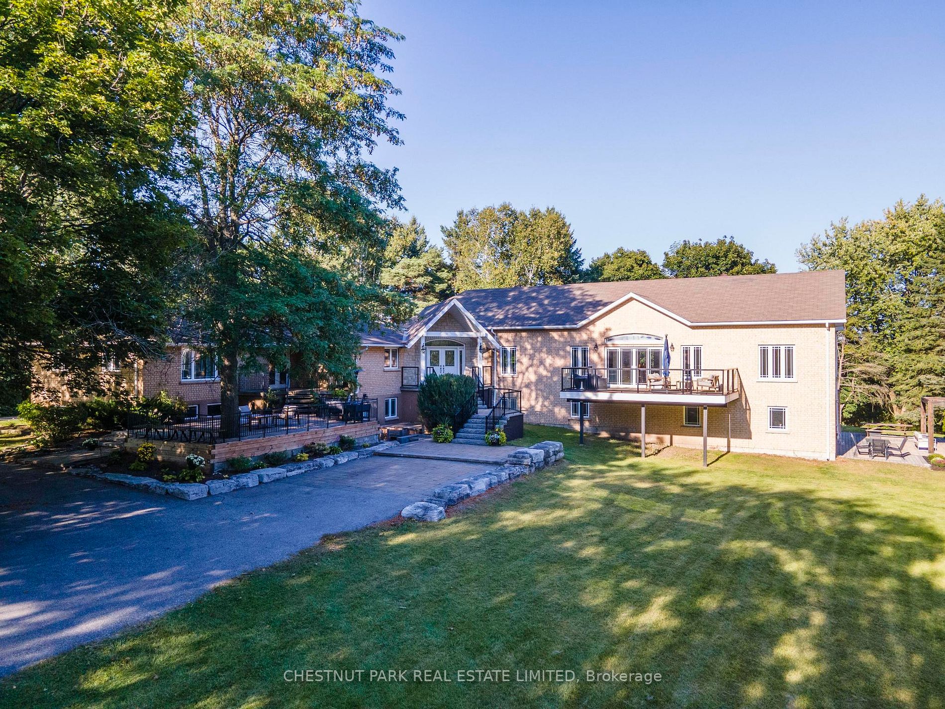 187 Davis Dr