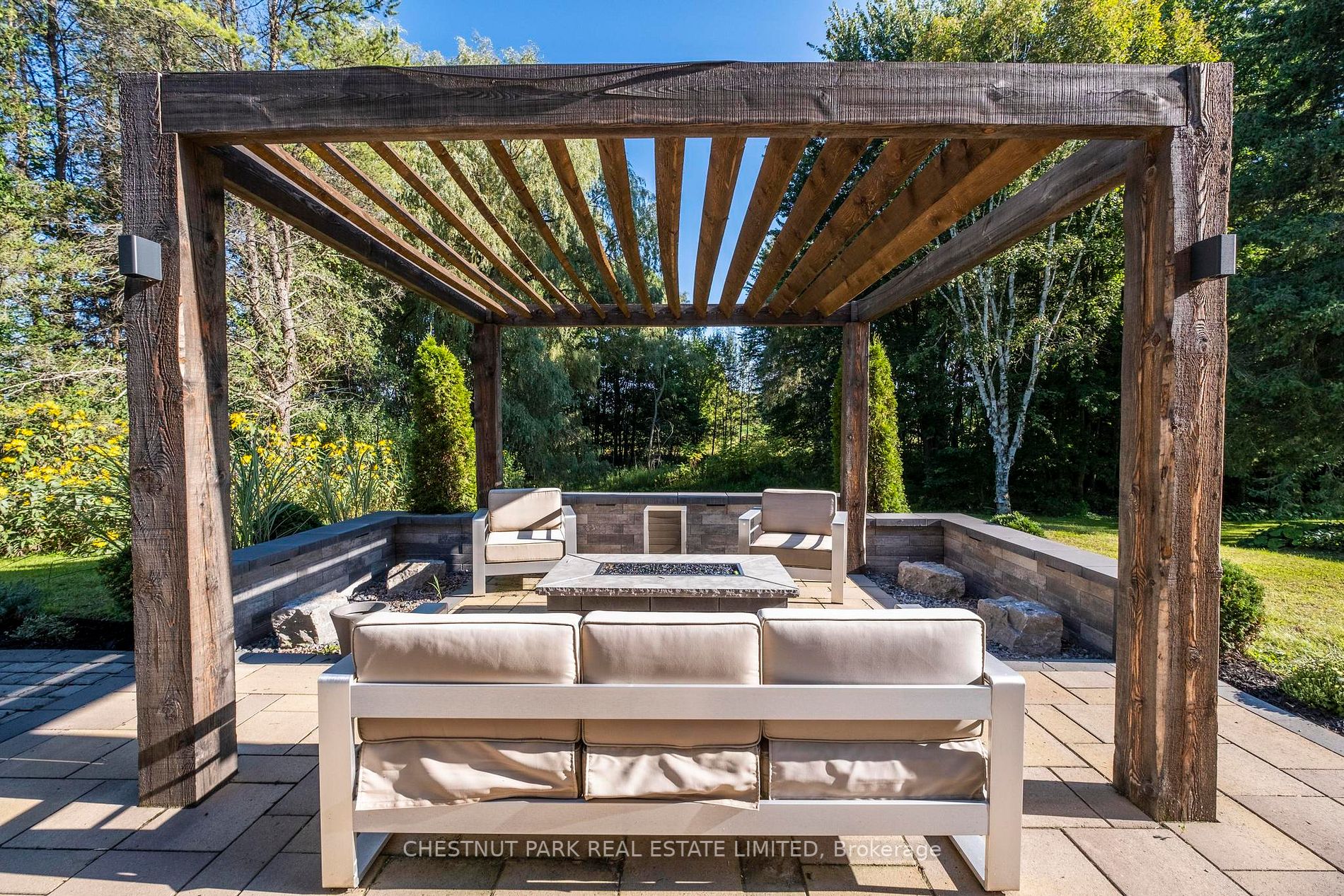 187 Davis Dr