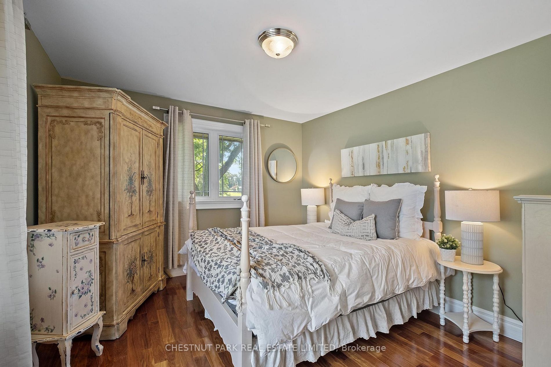 187 Davis Dr