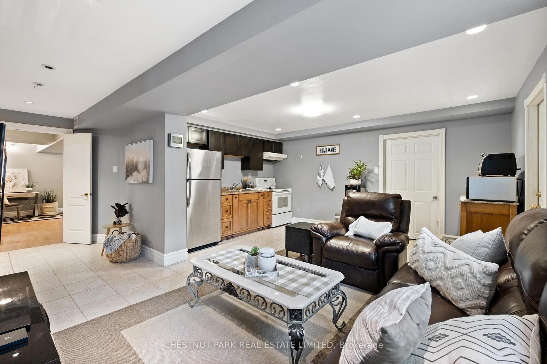 187 Davis Dr