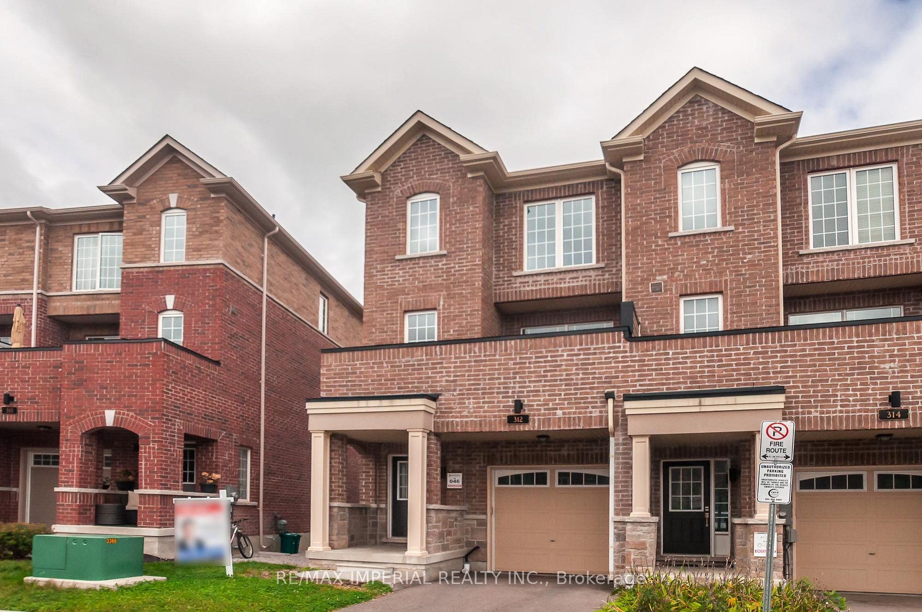 312 Clay Stones St