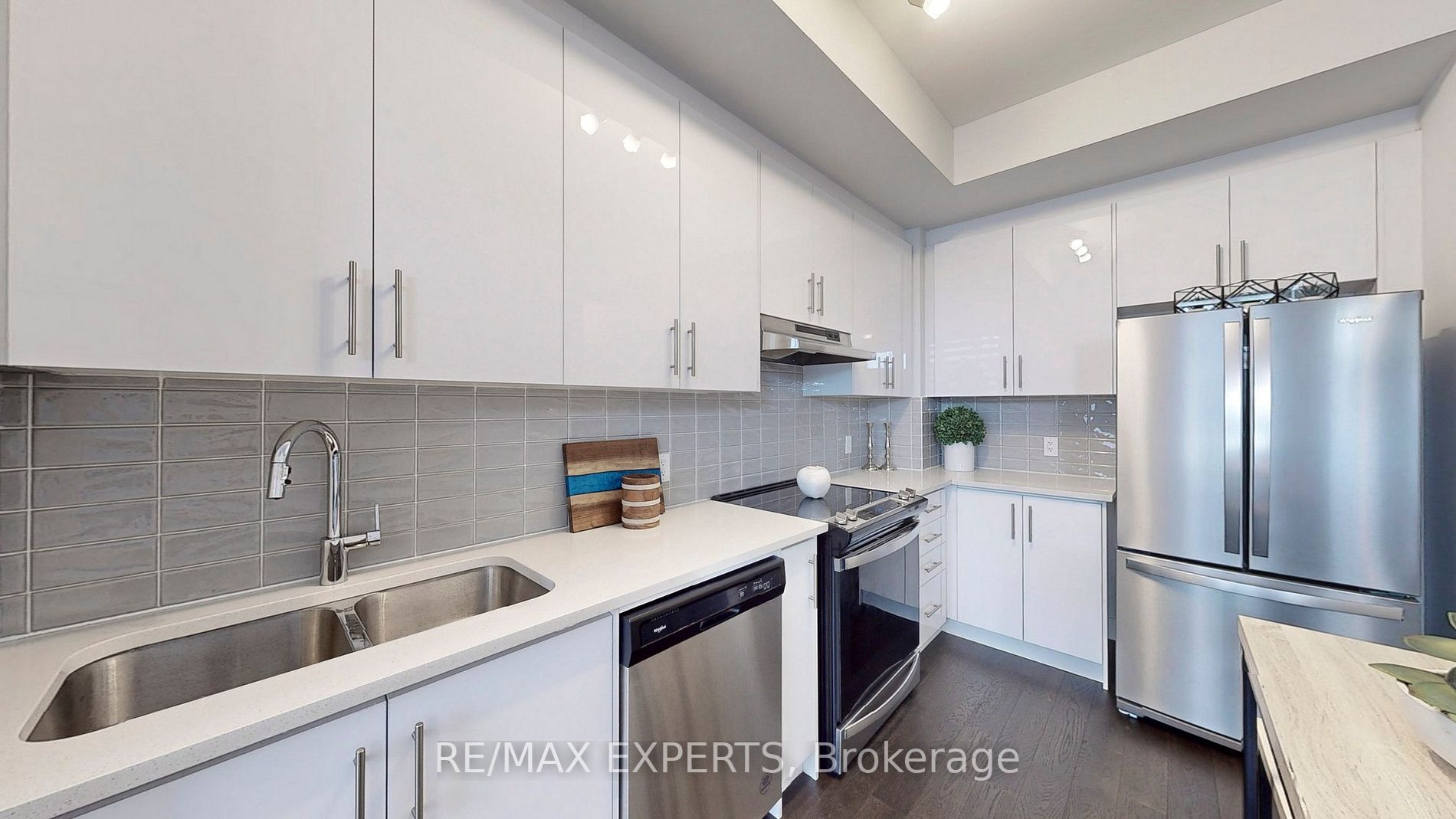 9560 Islington Ave, #114