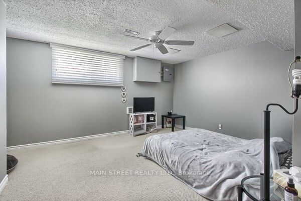 64 Cardinal Cres
