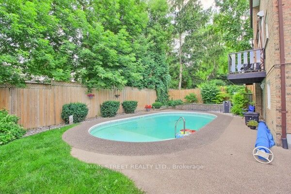 64 Cardinal Cres