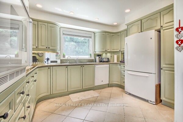 64 Cardinal Cres