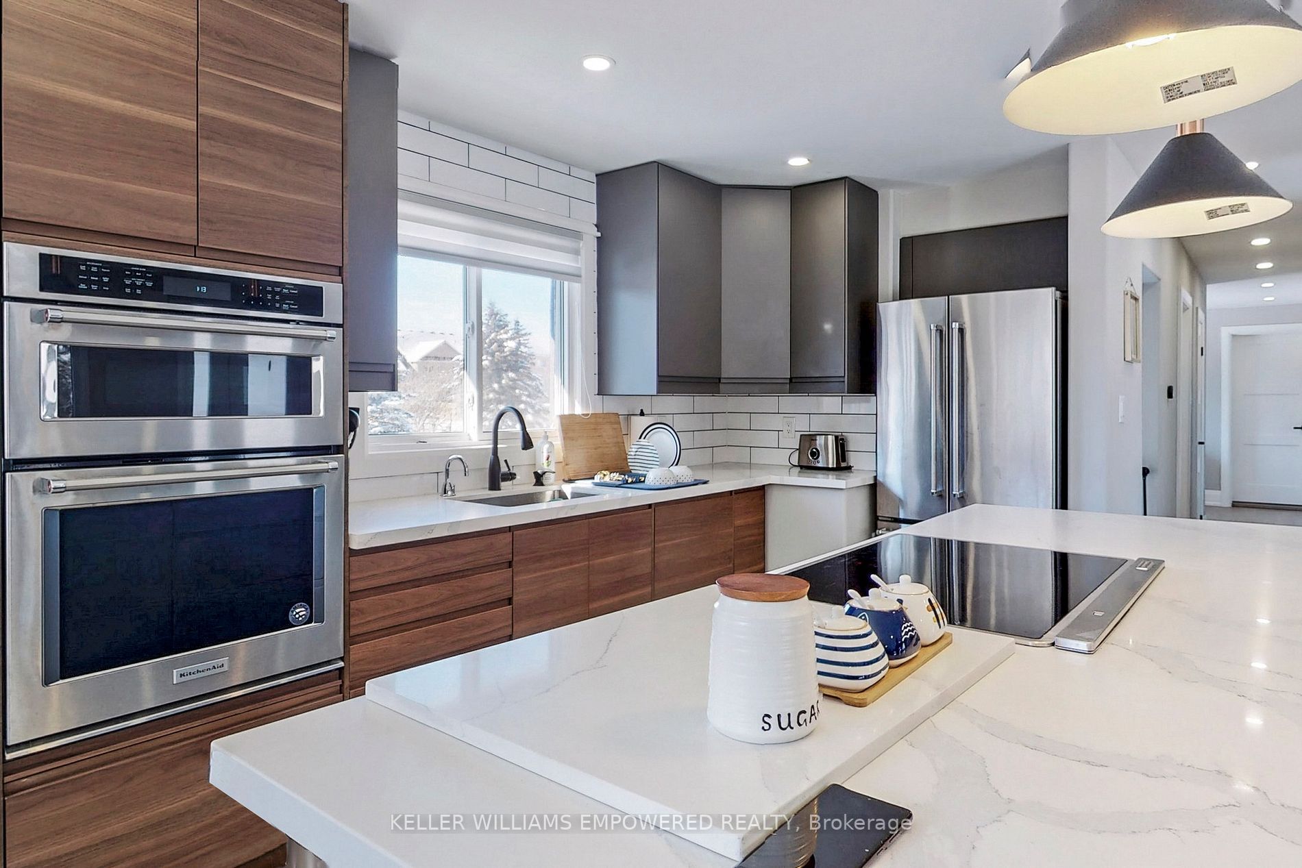 646 Simcoe Rd