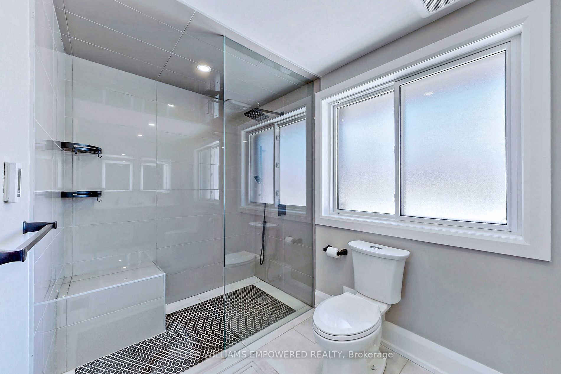 646 Simcoe Rd