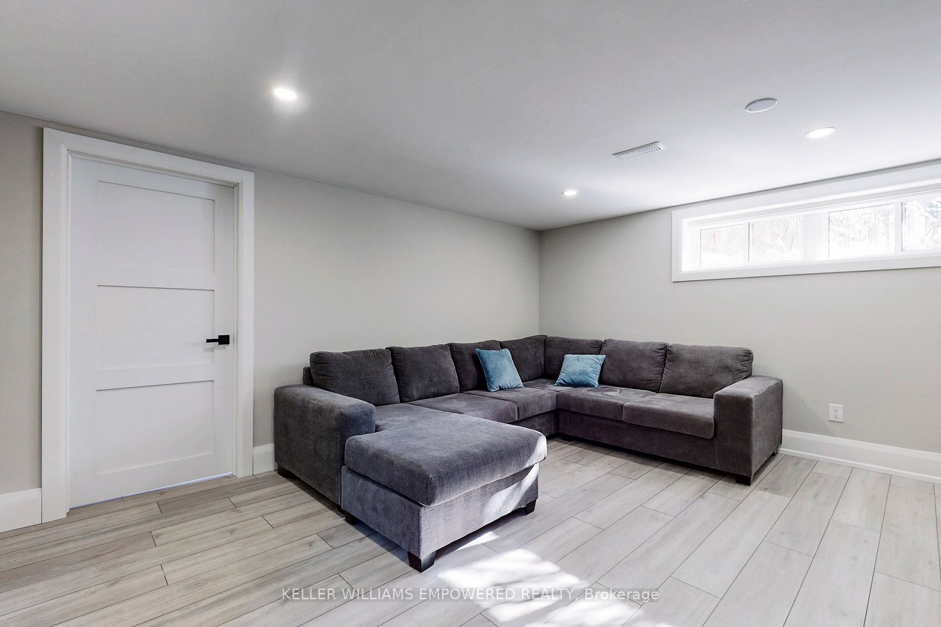 646 Simcoe Rd