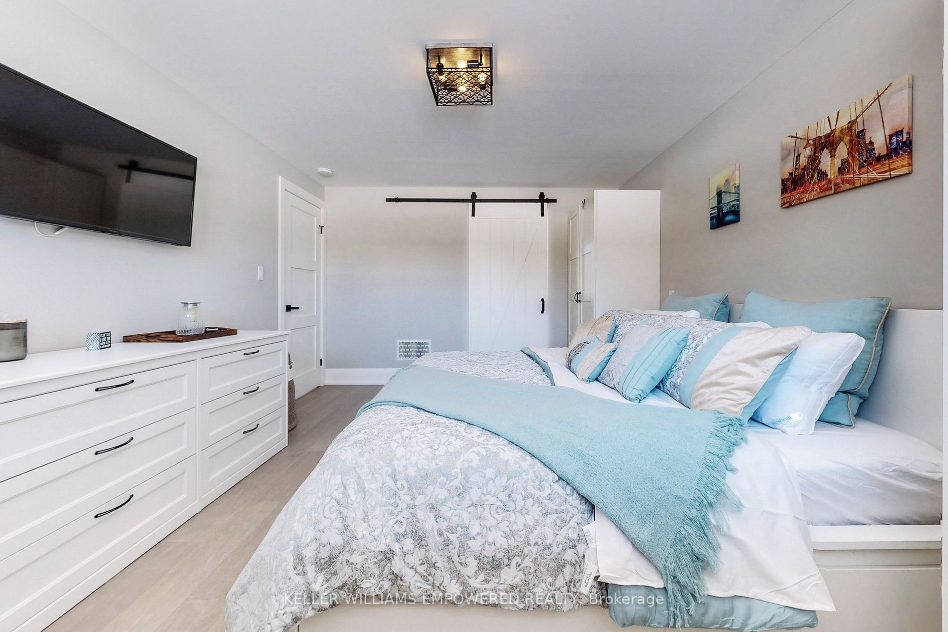 646 Simcoe Rd