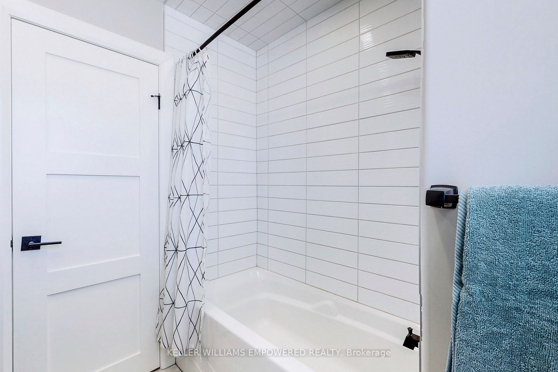 646 Simcoe Rd