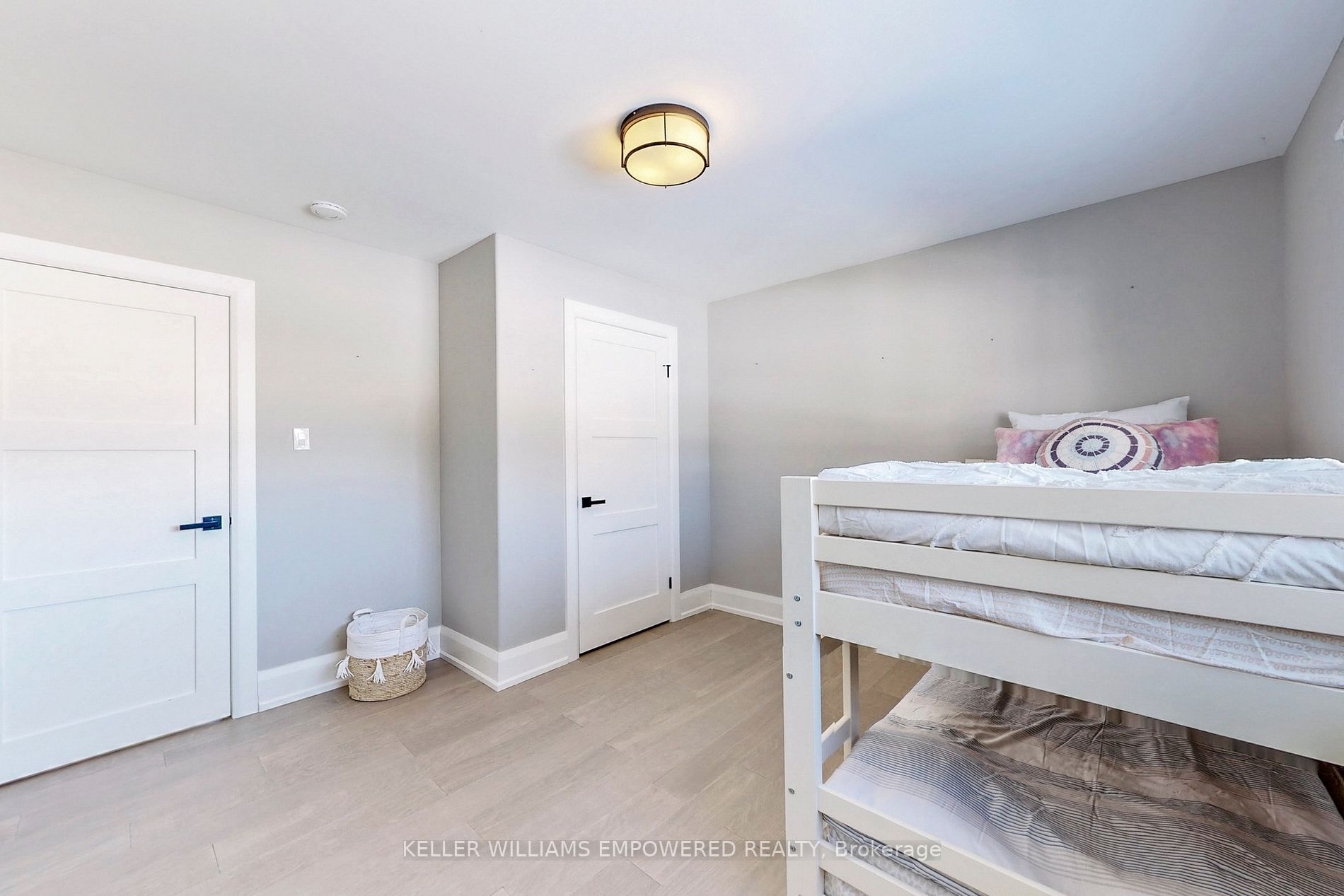 646 Simcoe Rd