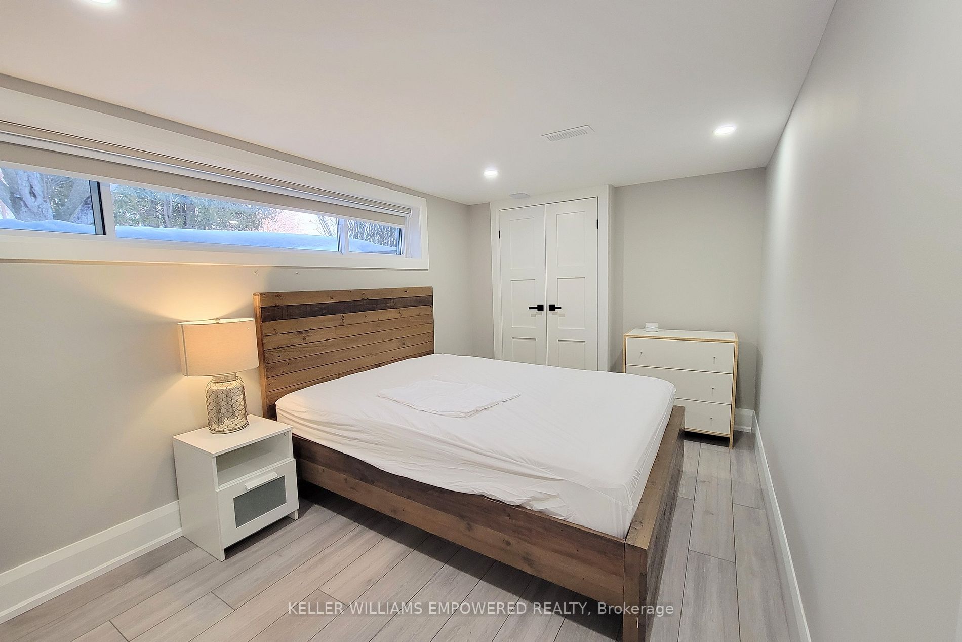 646 Simcoe Rd