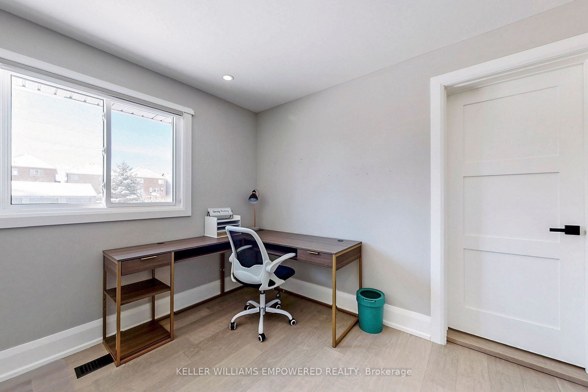 646 Simcoe Rd