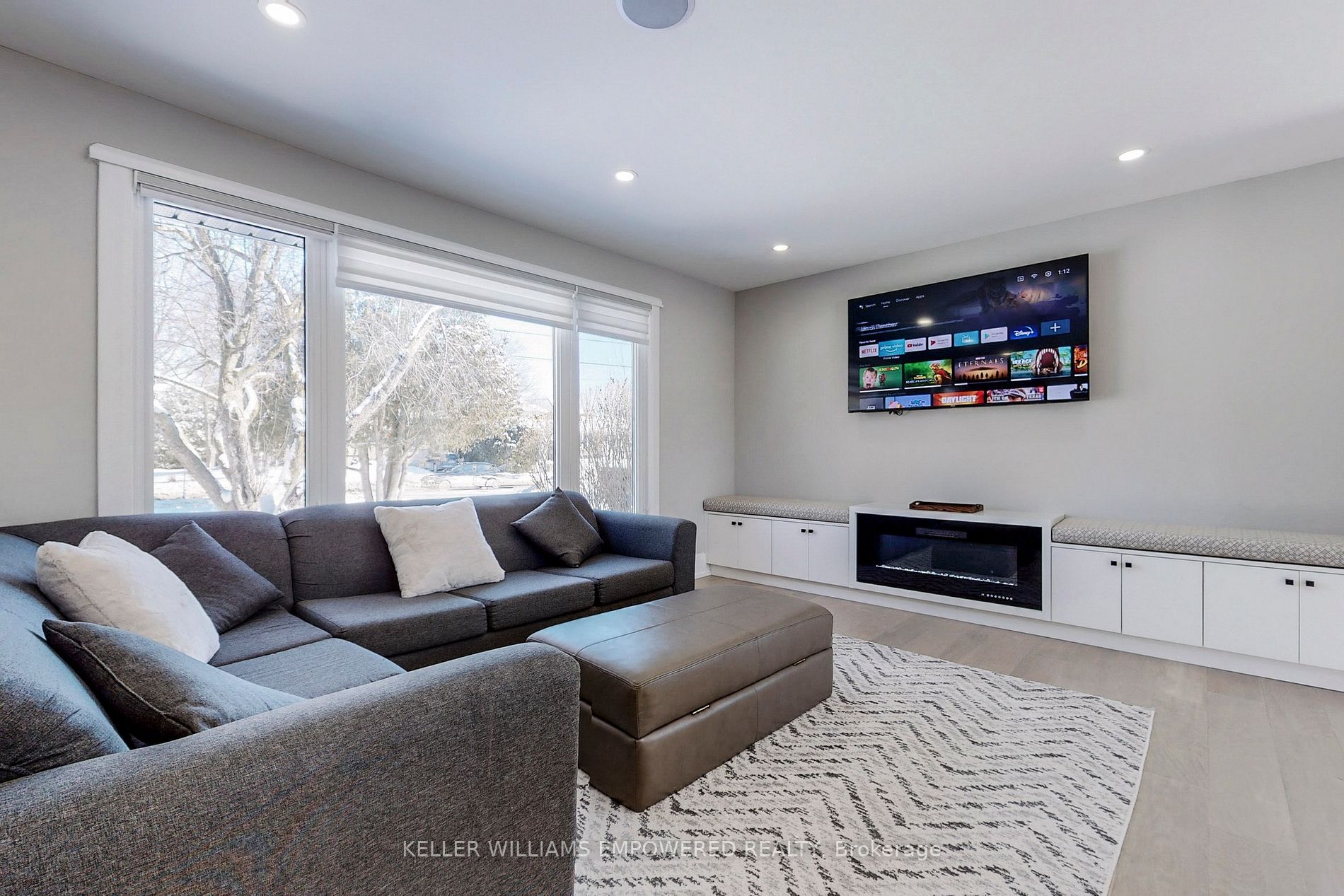 646 Simcoe Rd