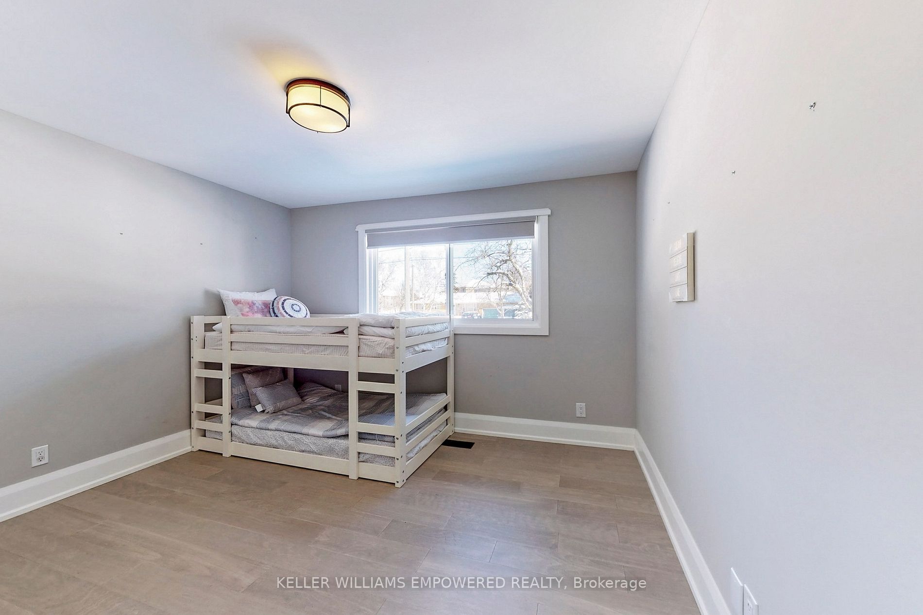 646 Simcoe Rd