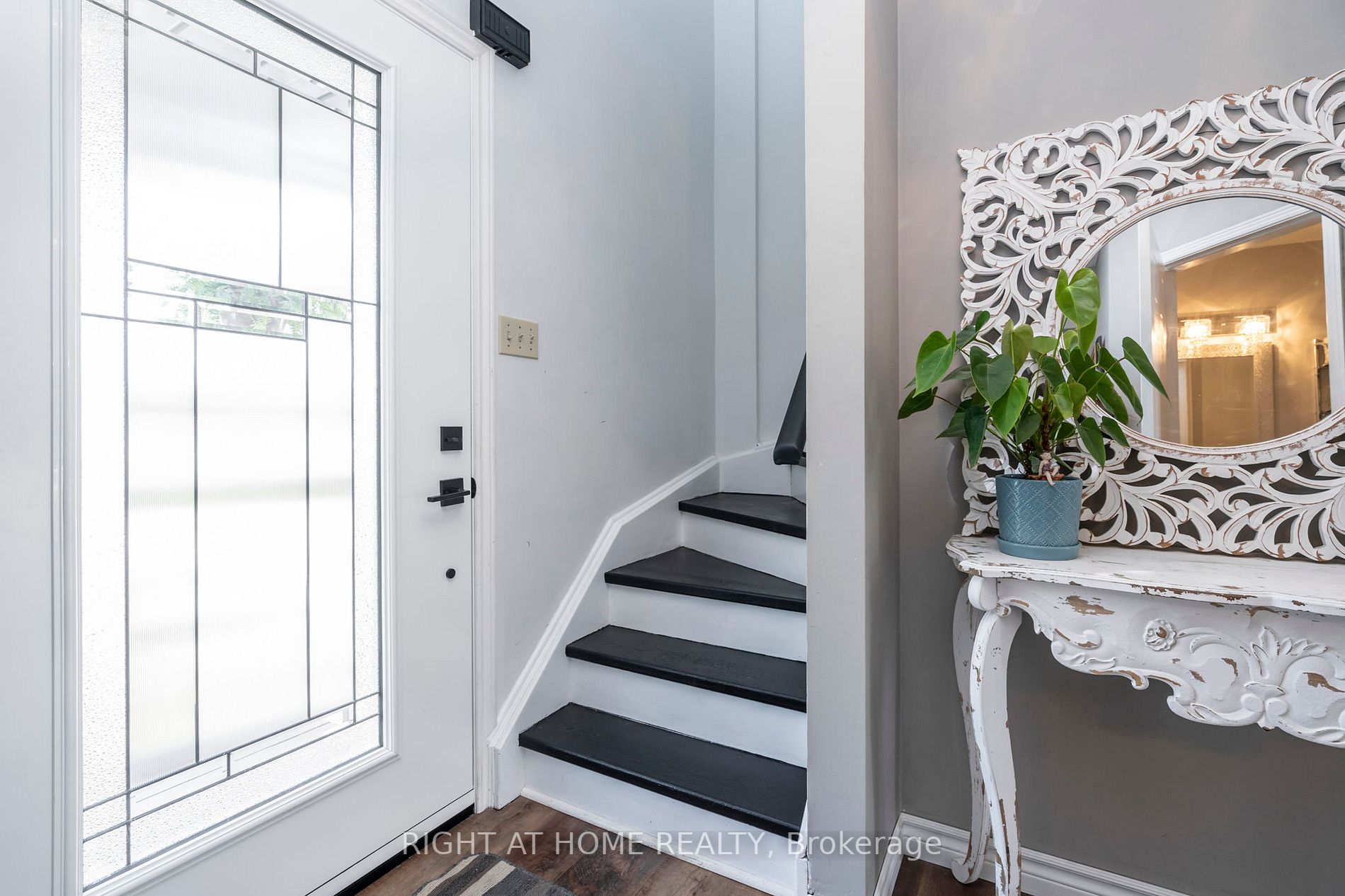 42 Darren Dr