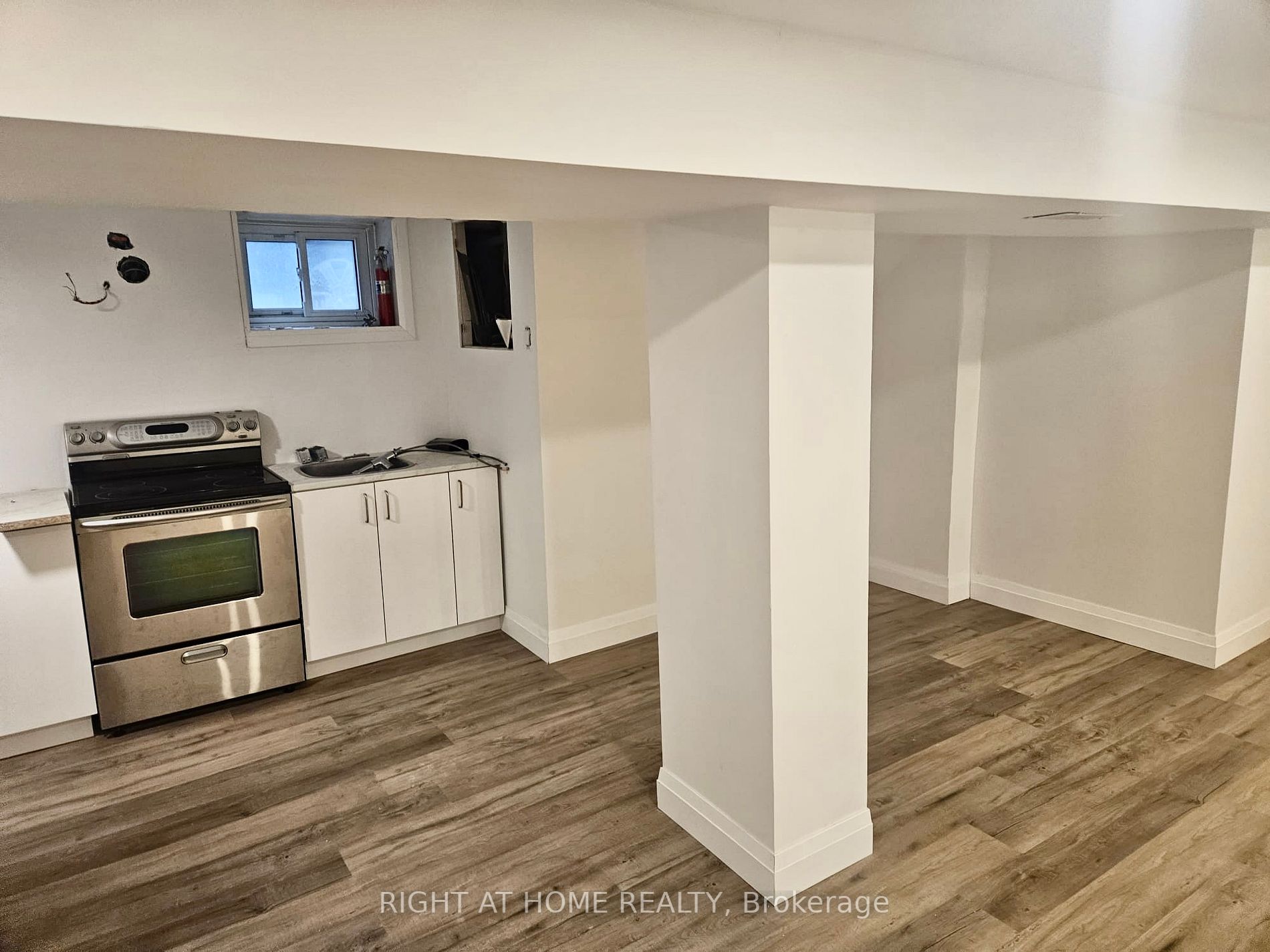 84 Septonne Ave, #Basment