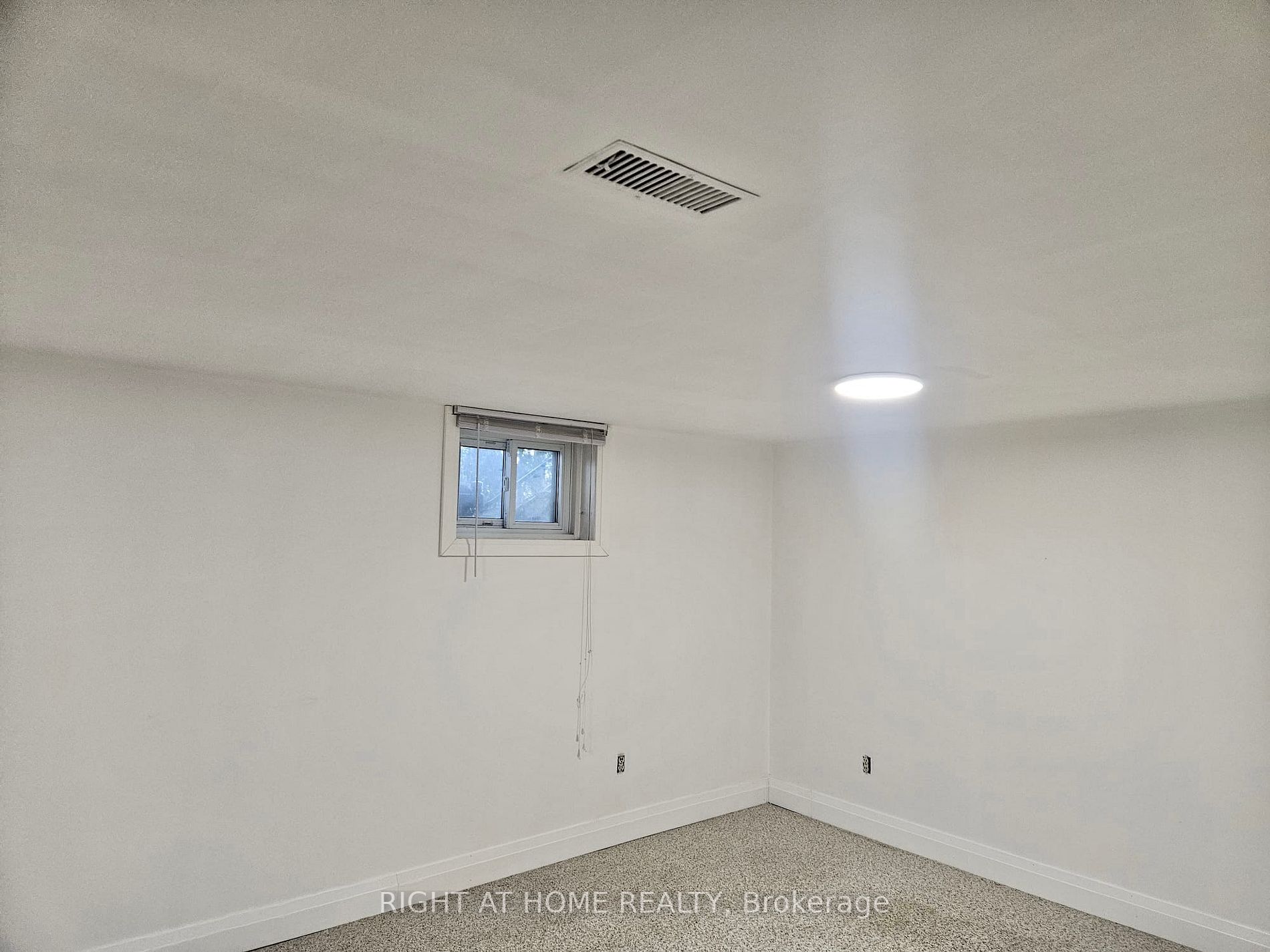 84 Septonne Ave, #Basment