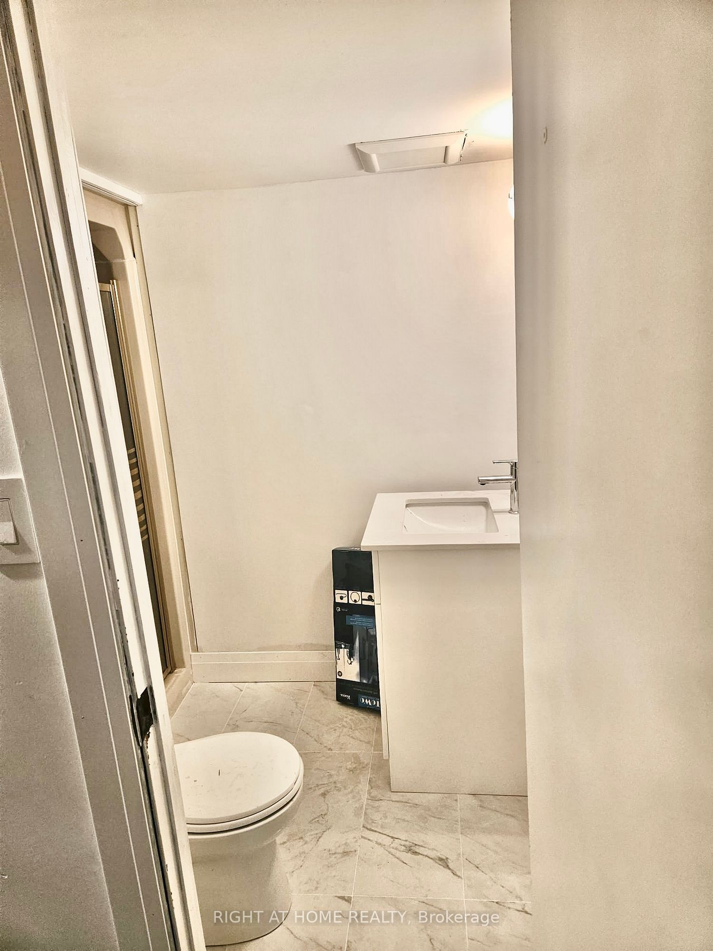 84 Septonne Ave, #Basment