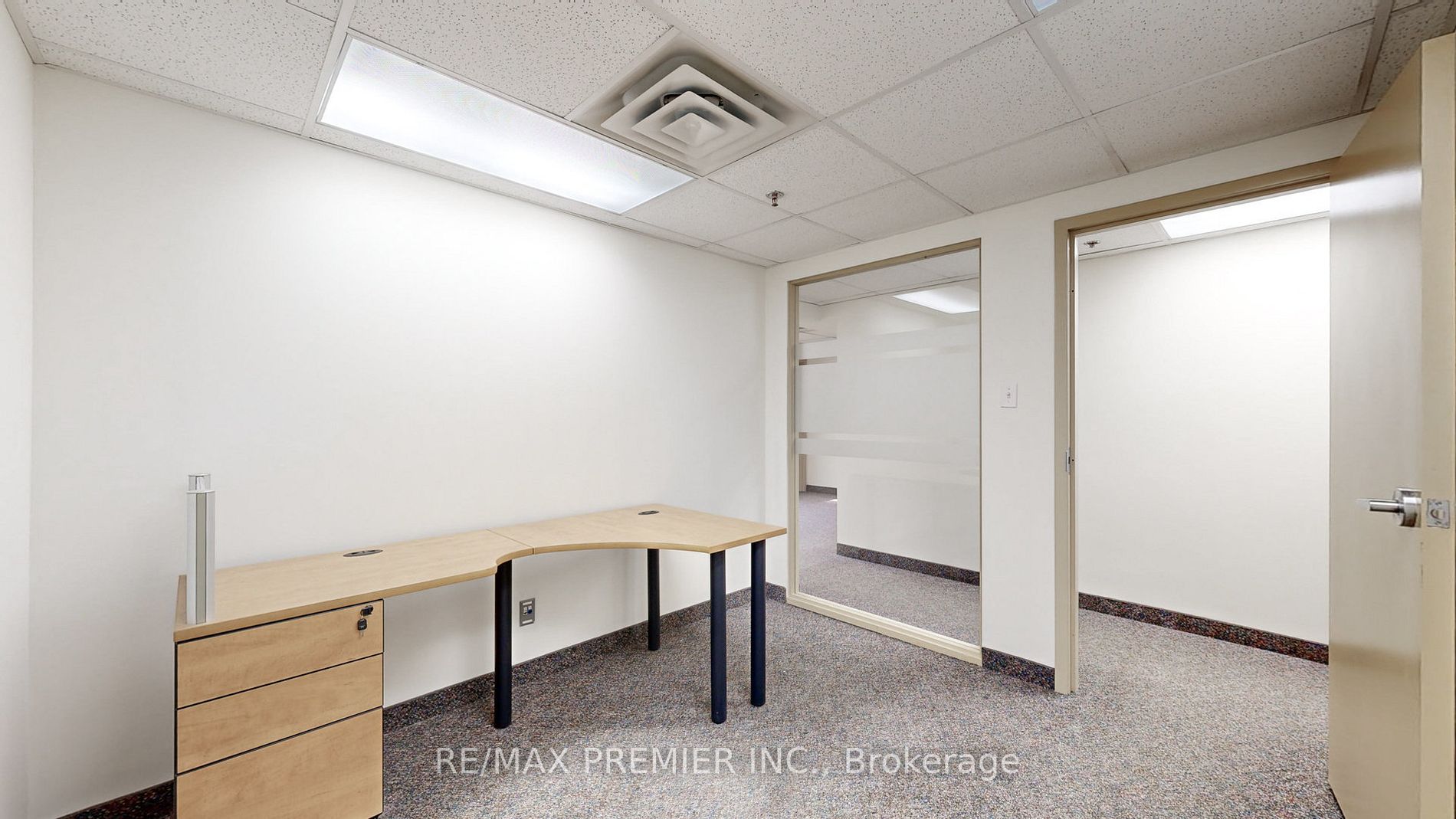 93 Woodstream Blvd, #6 A/B
