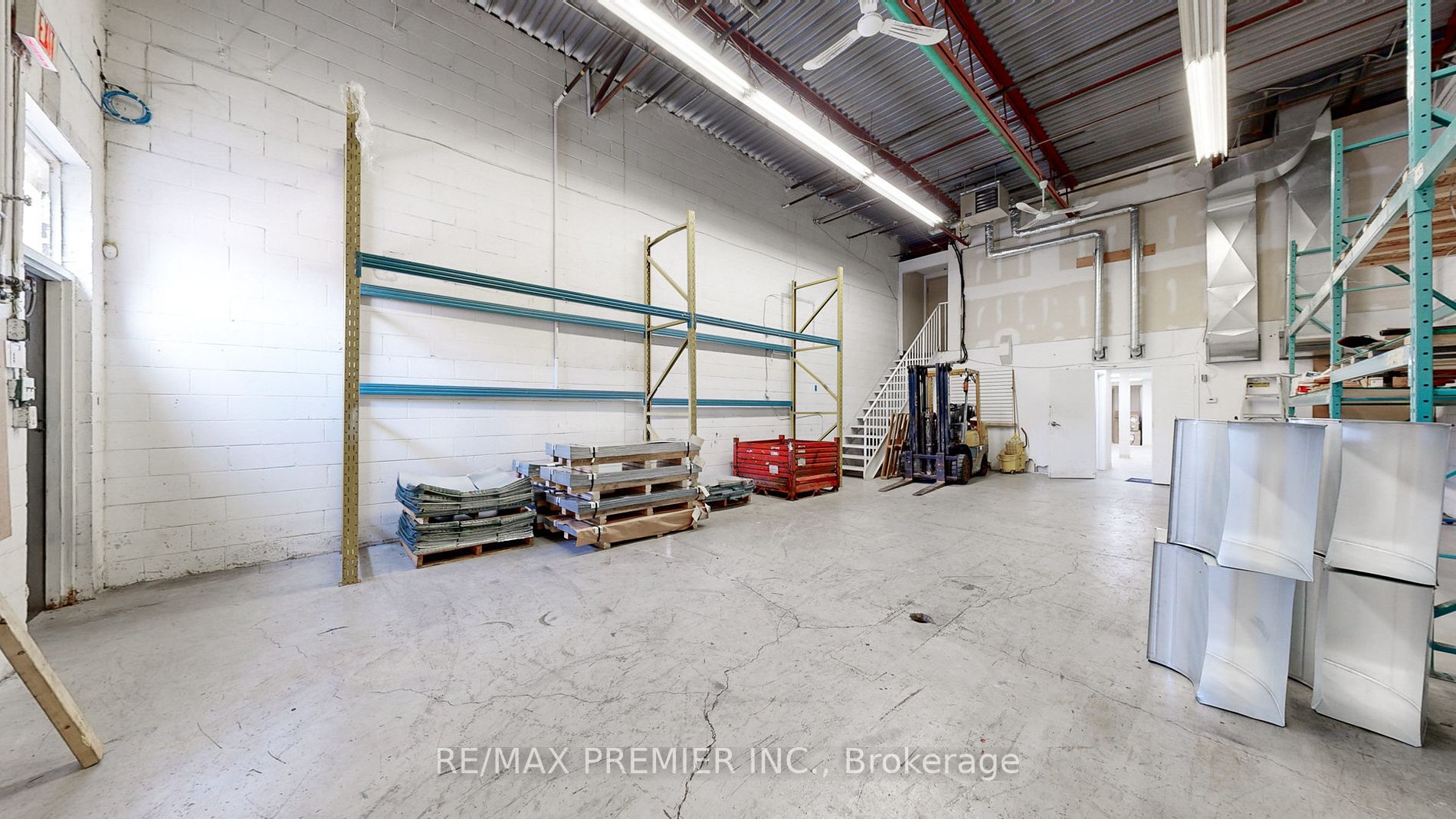 93 Woodstream Blvd, #6 A/B