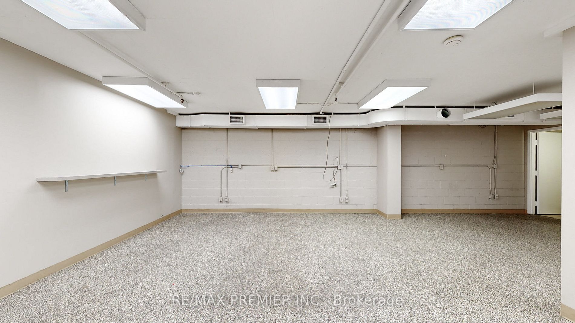 93 Woodstream Blvd, #6 A/B