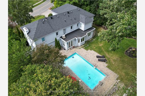 15 Laureleaf Rd, Markham