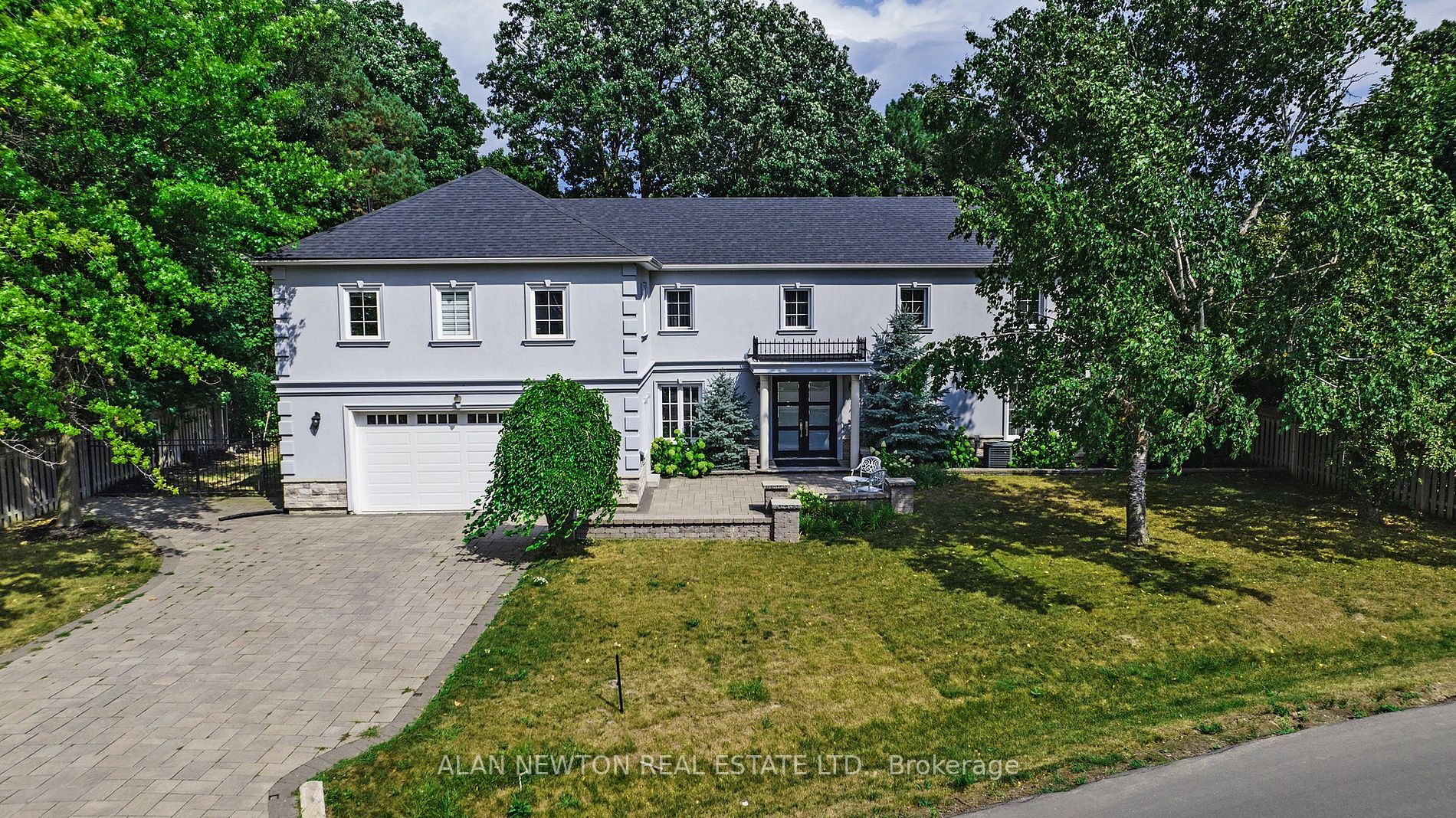15 Laureleaf Rd