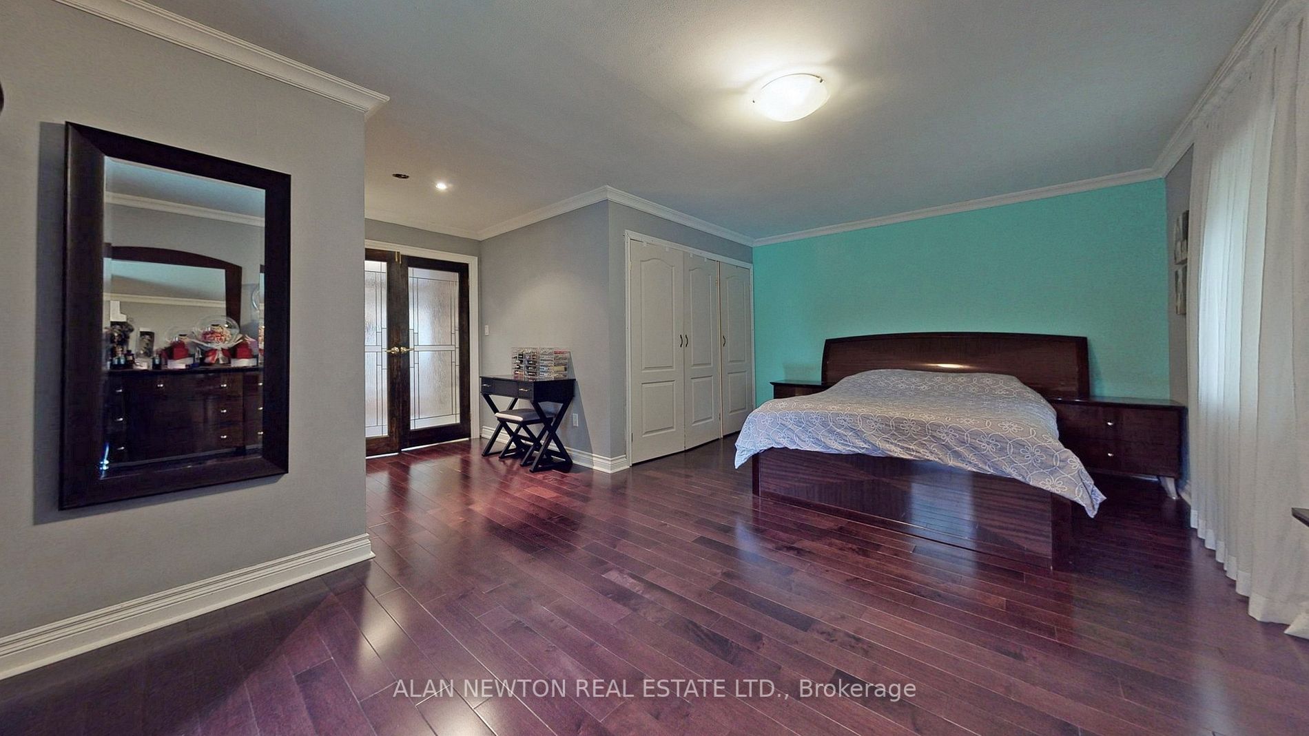 15 Laureleaf Rd