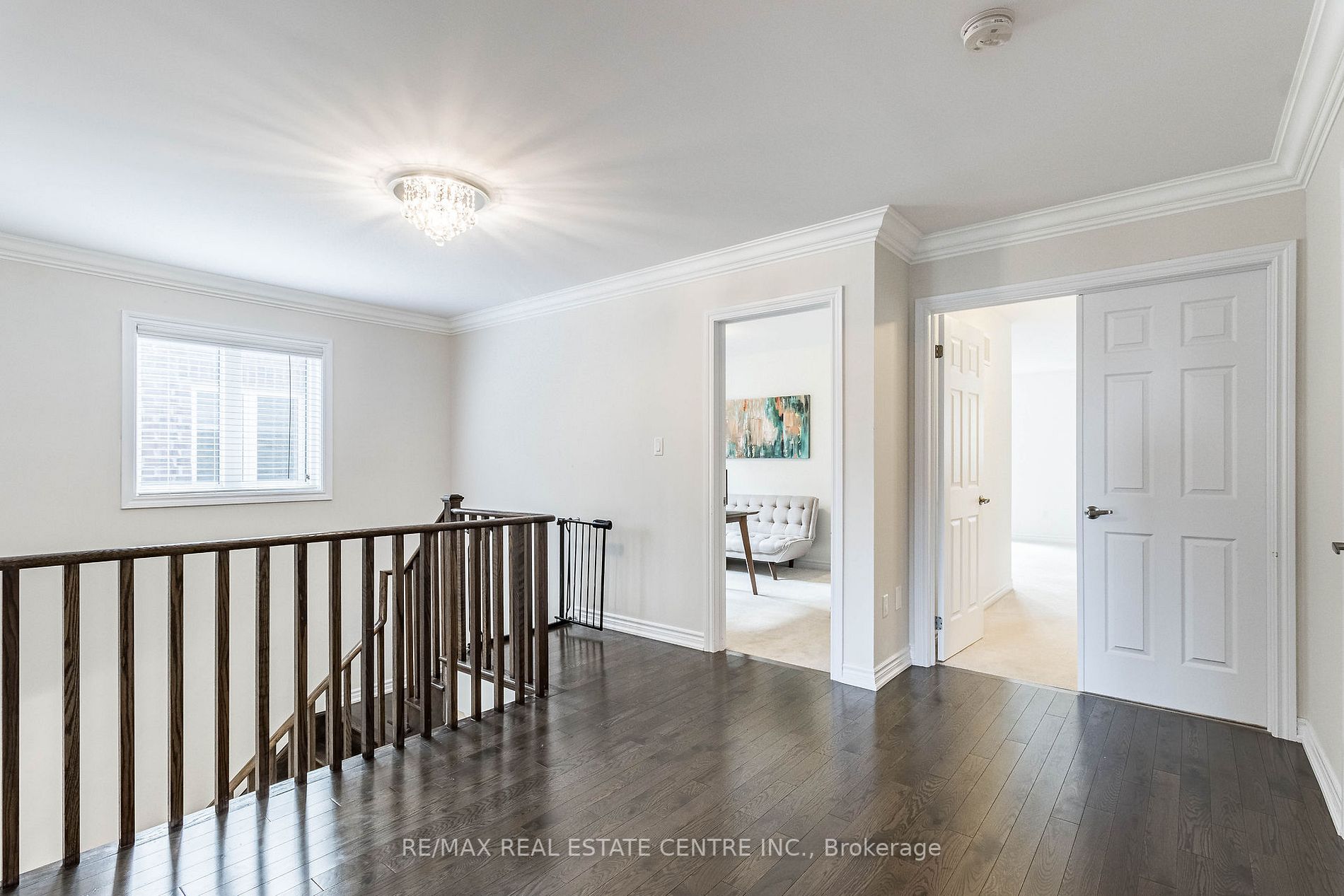 1153 Peelar Cres