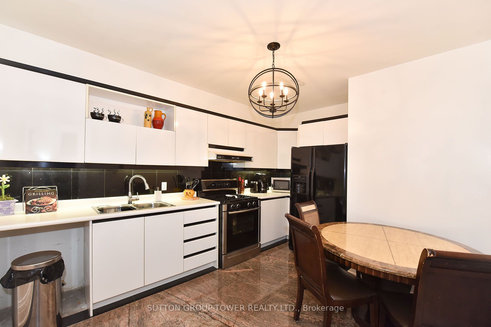 71 Delia Pl