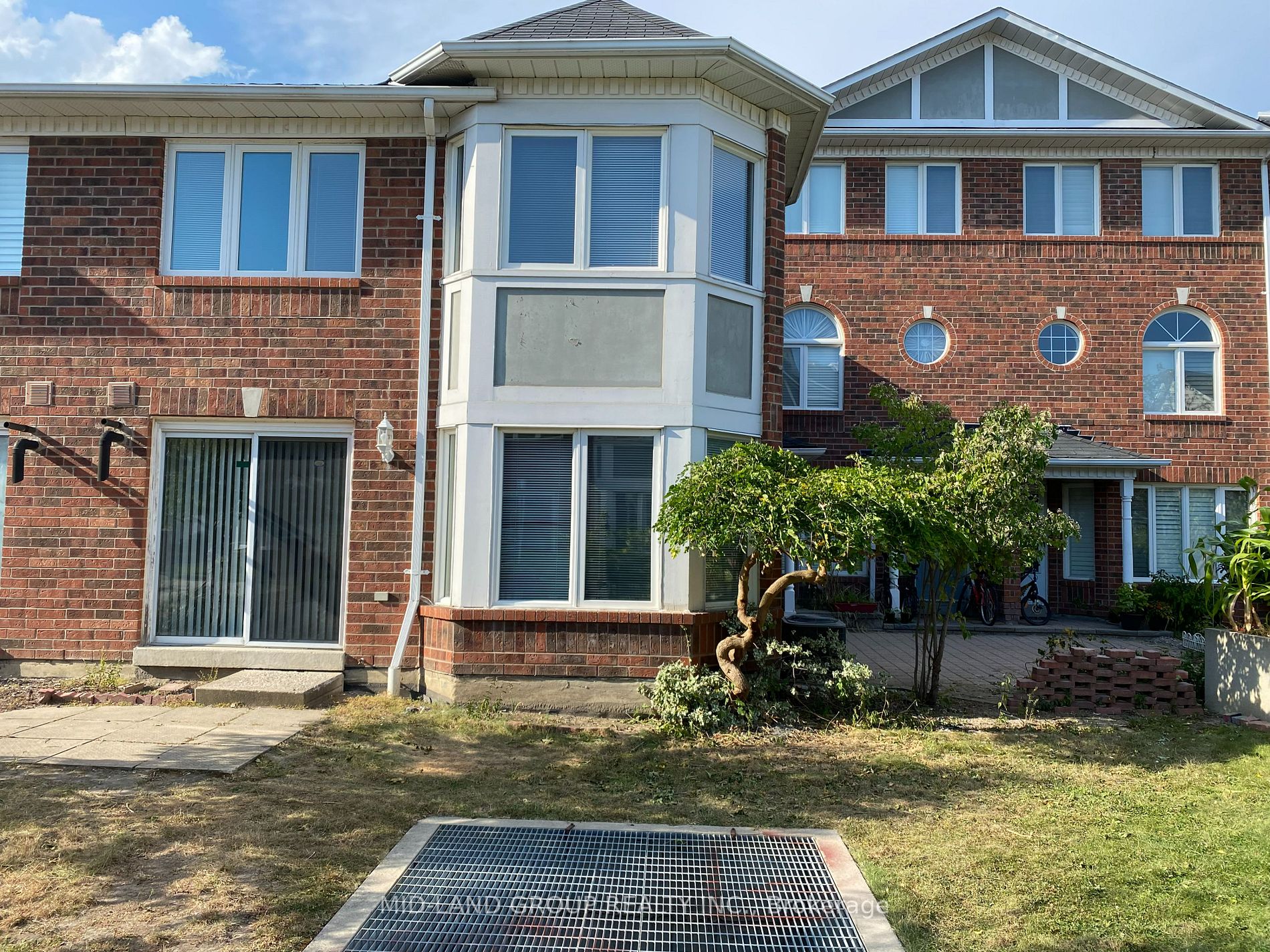18 Clark Ave W, #31
