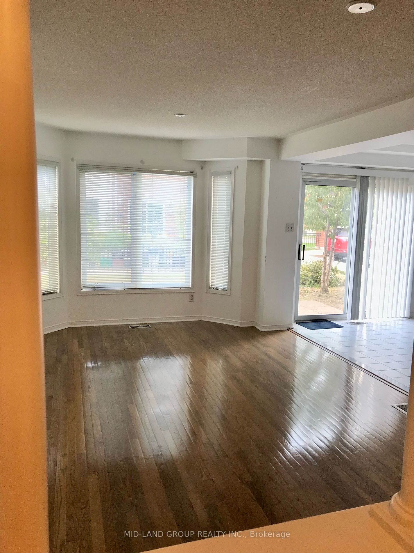 18 Clark Ave W, #31