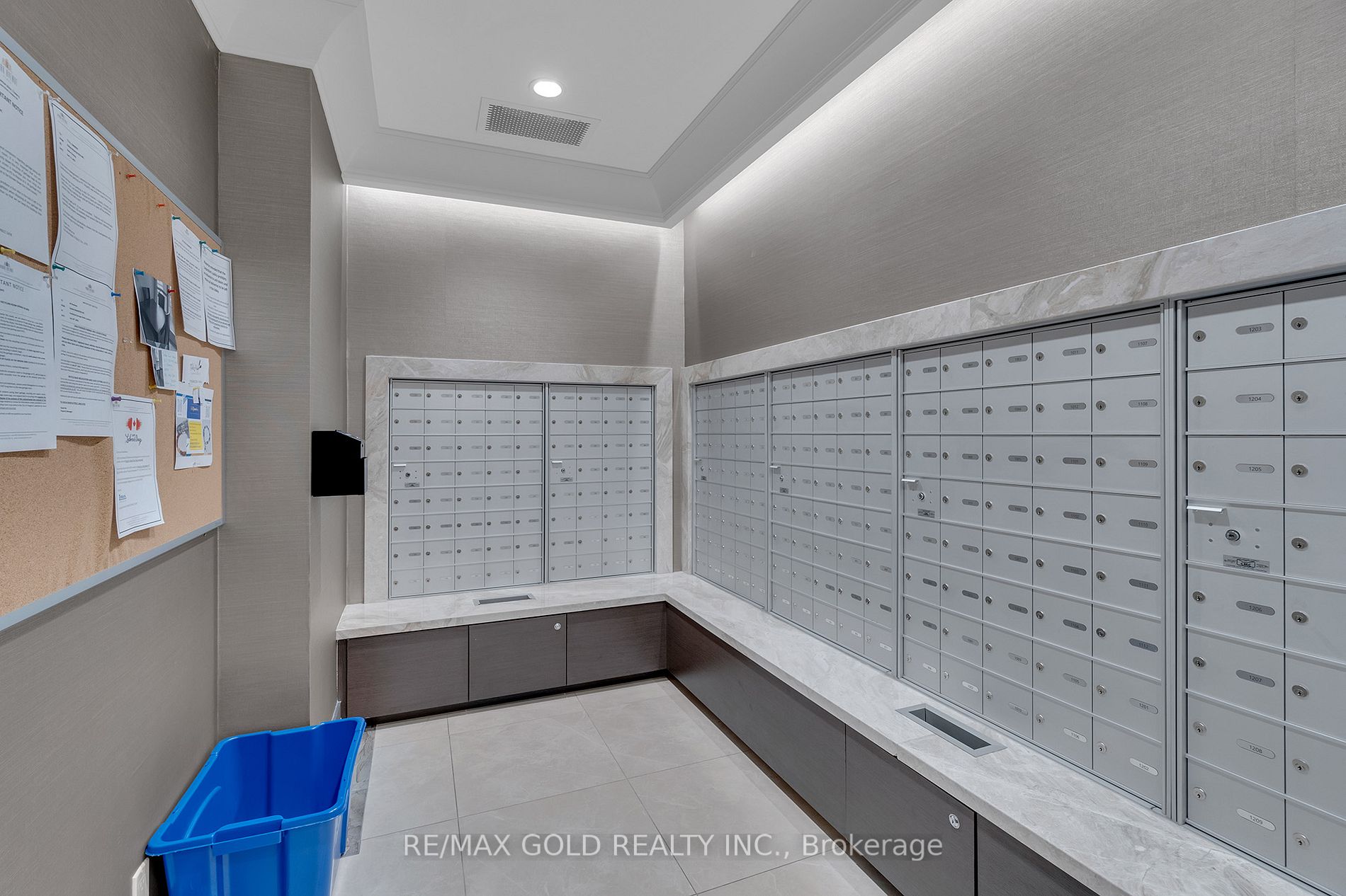 9085 Jane Street, #705