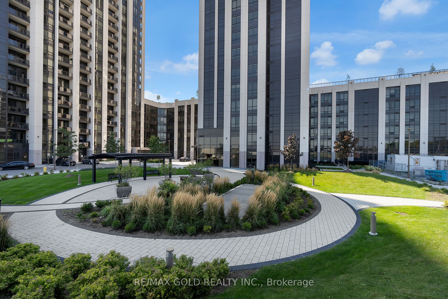 9085 Jane Street, #705