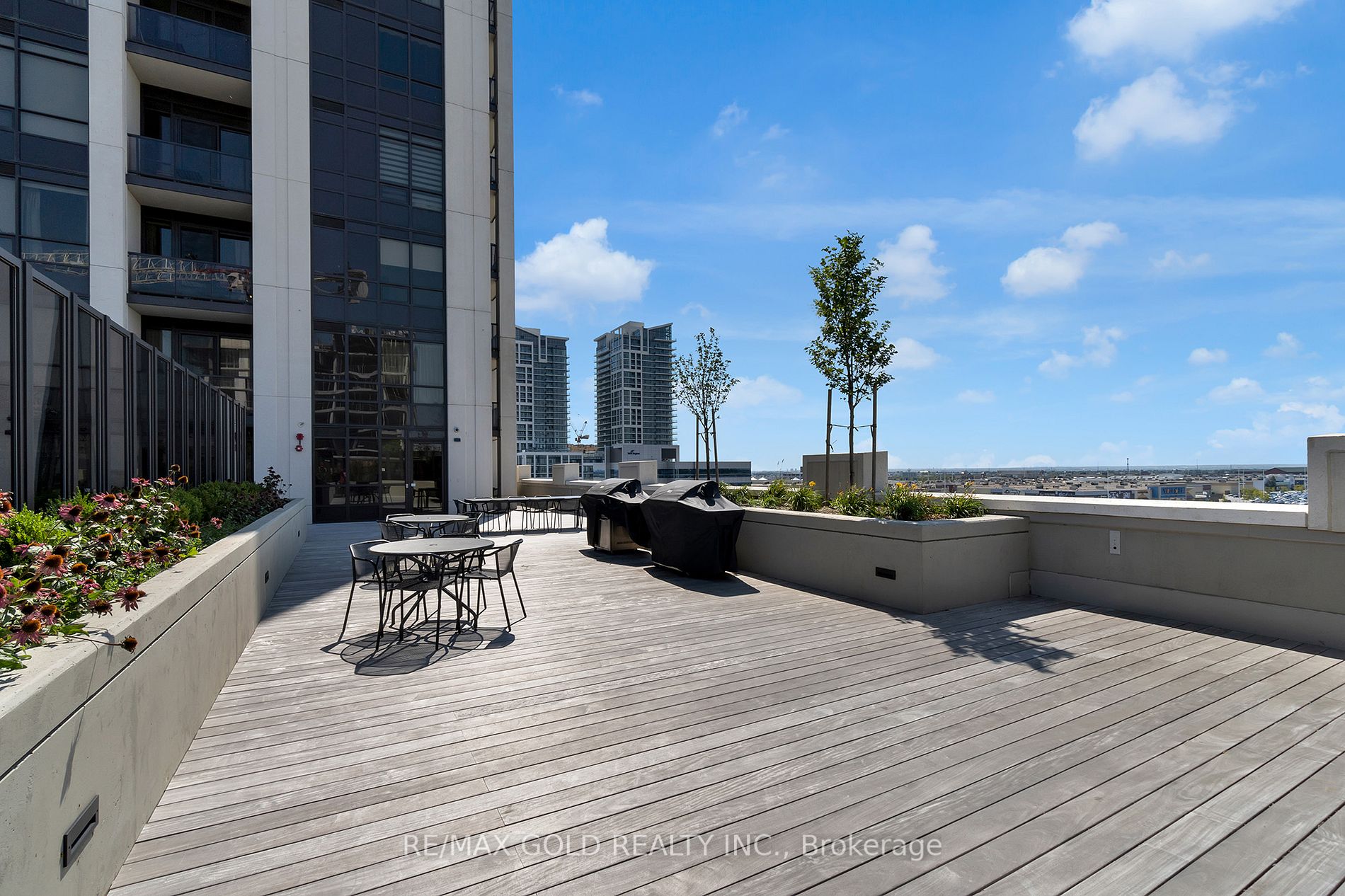 9085 Jane Street, #705