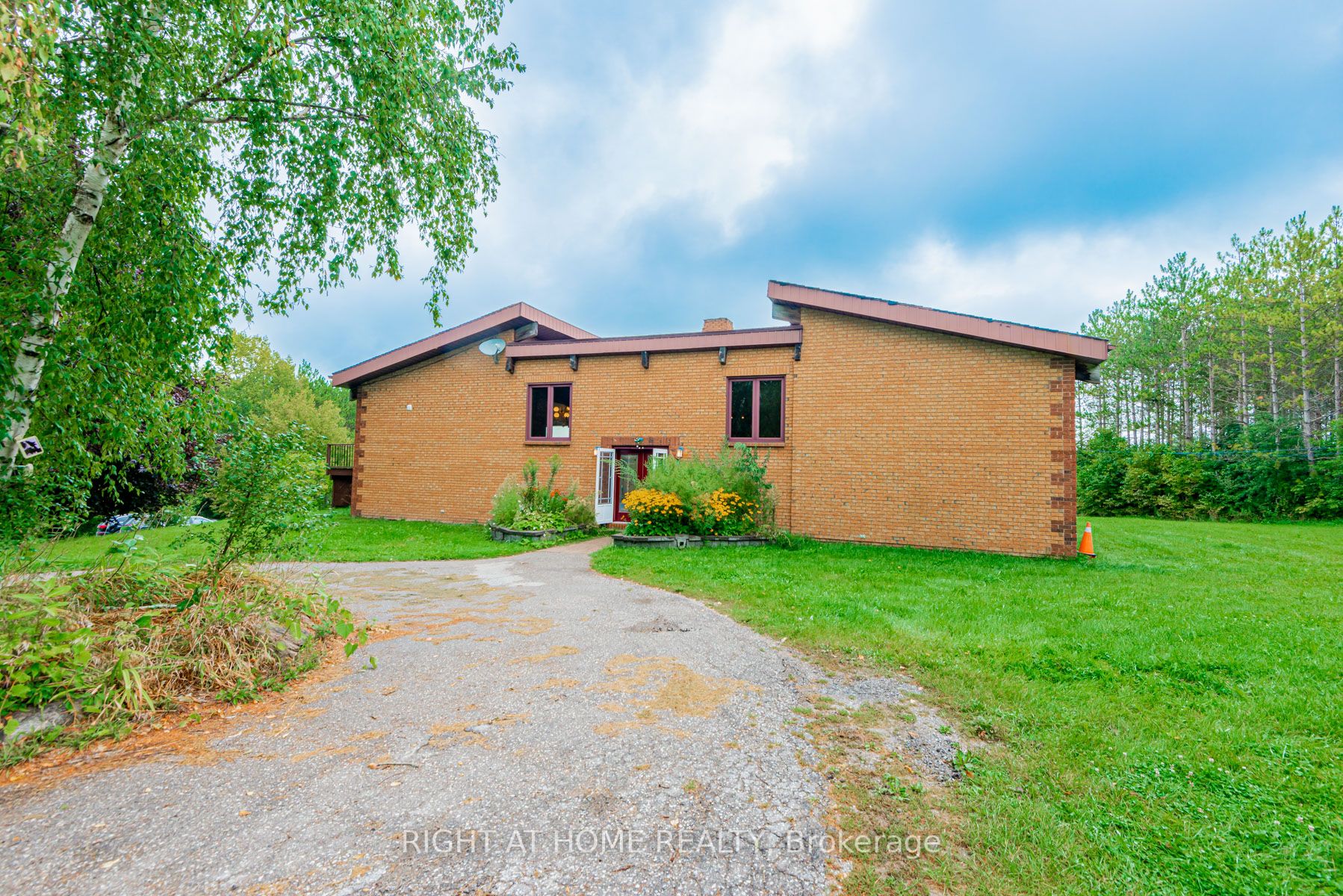 729 Fowlers Rd