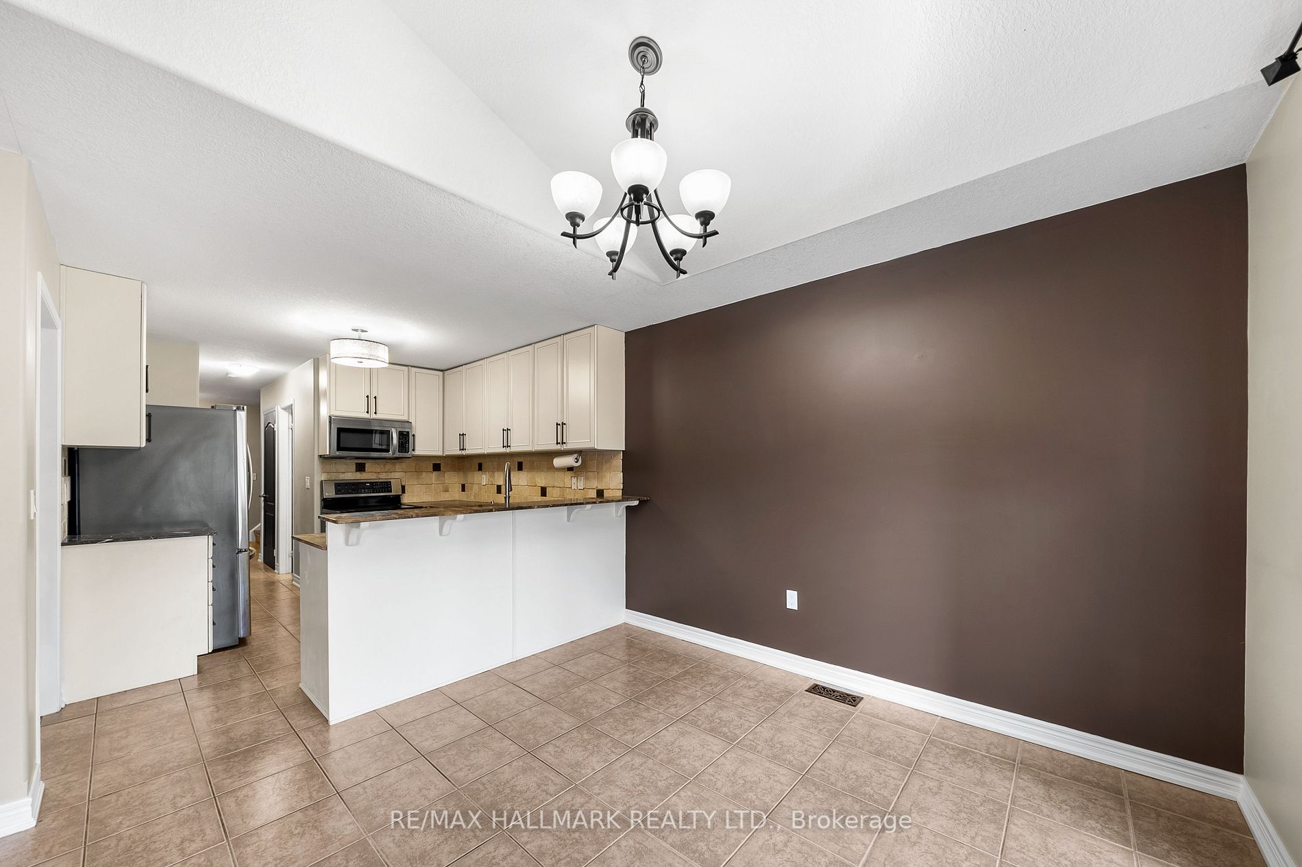 1821 Lamstone St, #Upper