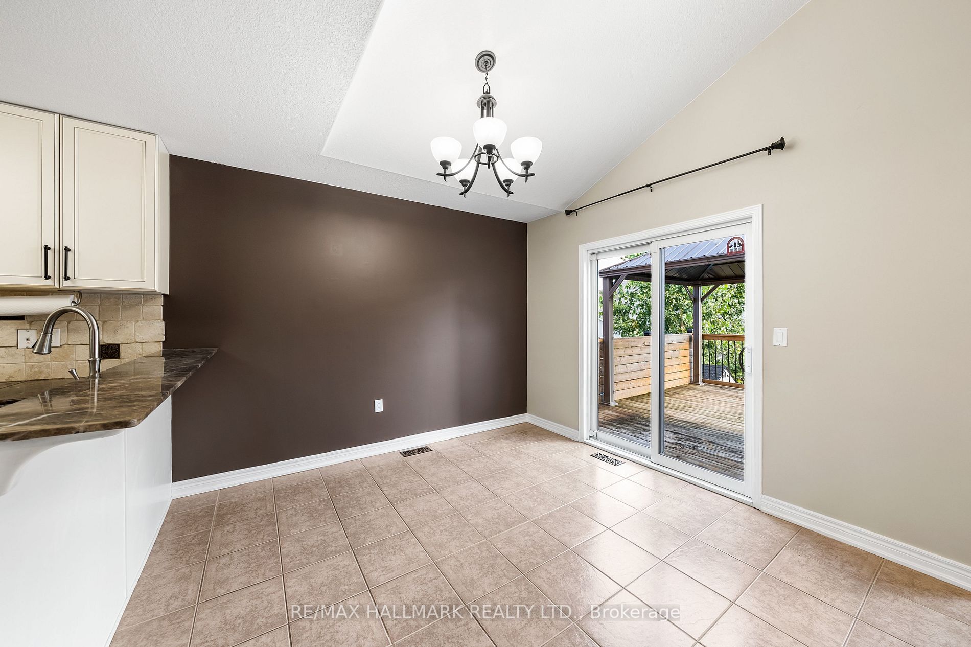 1821 Lamstone St, #Upper