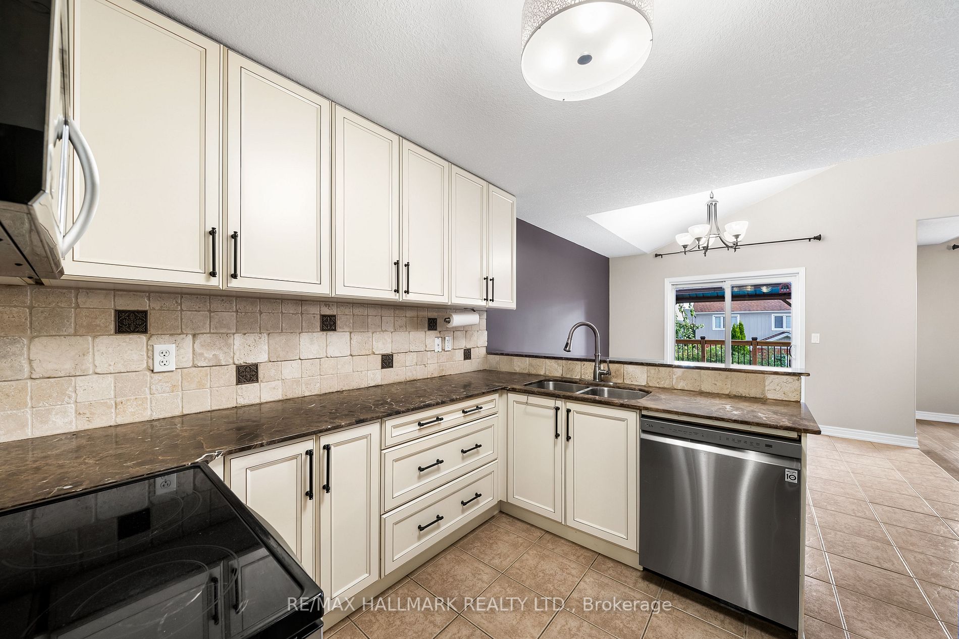 1821 Lamstone St, #Upper