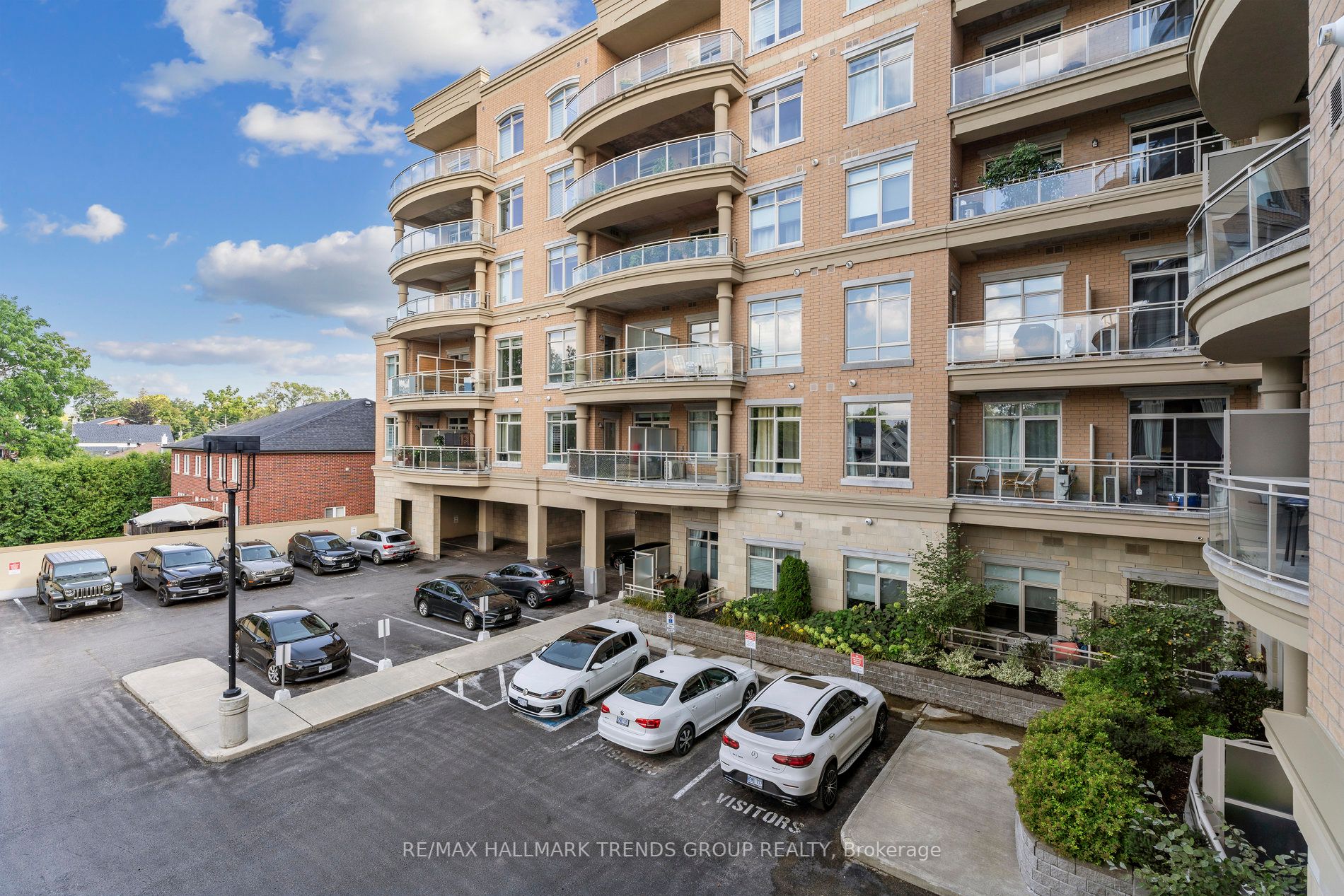 15277 Yonge St, #303