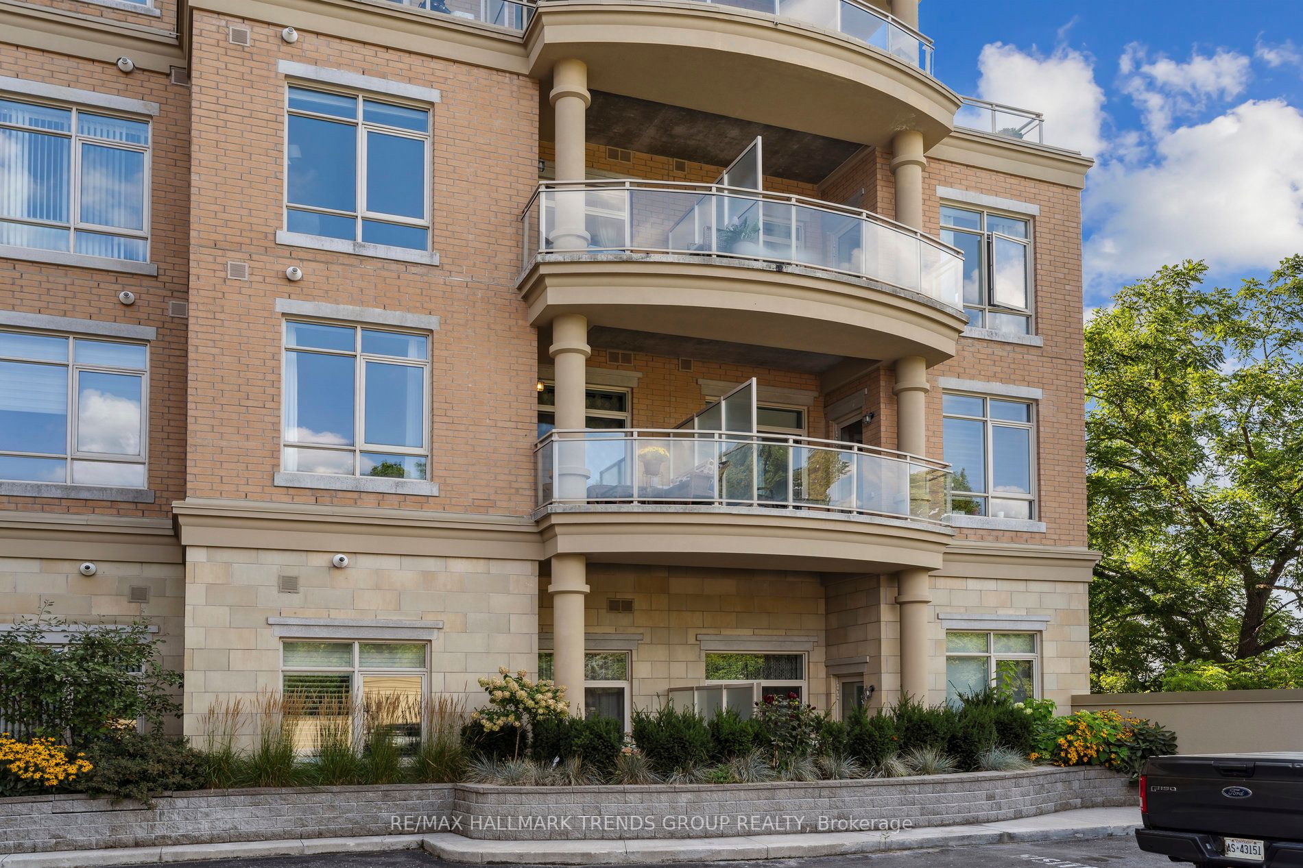 15277 Yonge St, #303