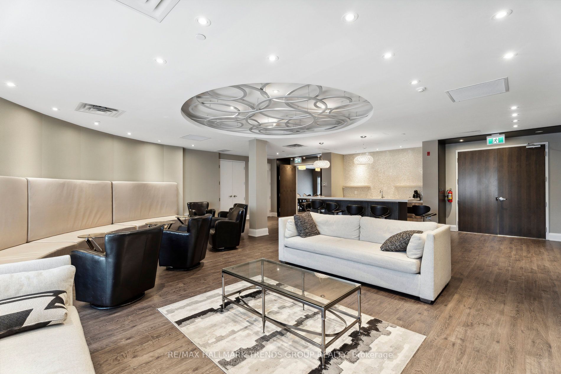 15277 Yonge St, #303