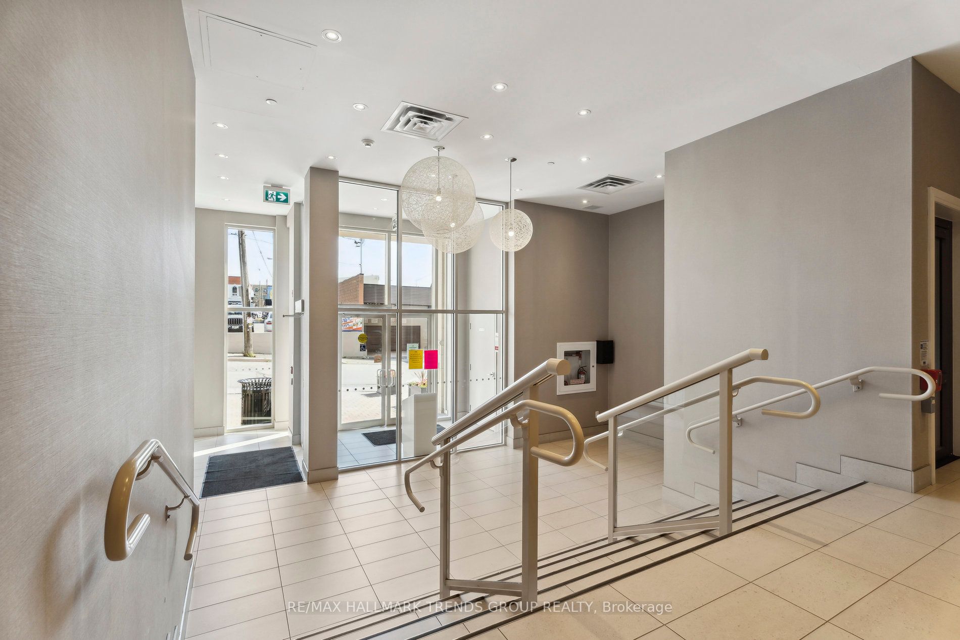 15277 Yonge St, #303