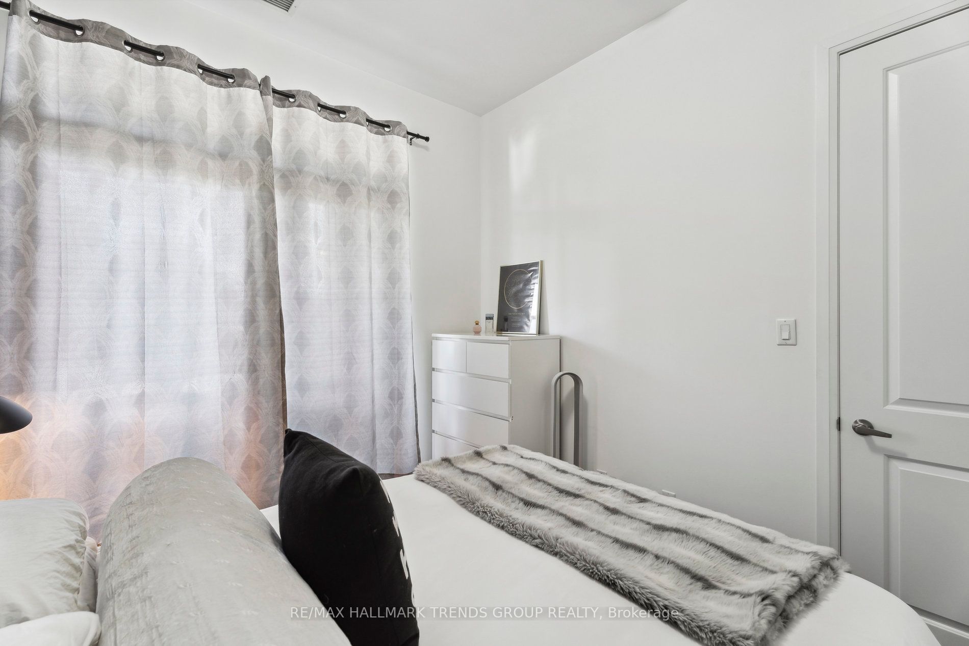 15277 Yonge St, #303