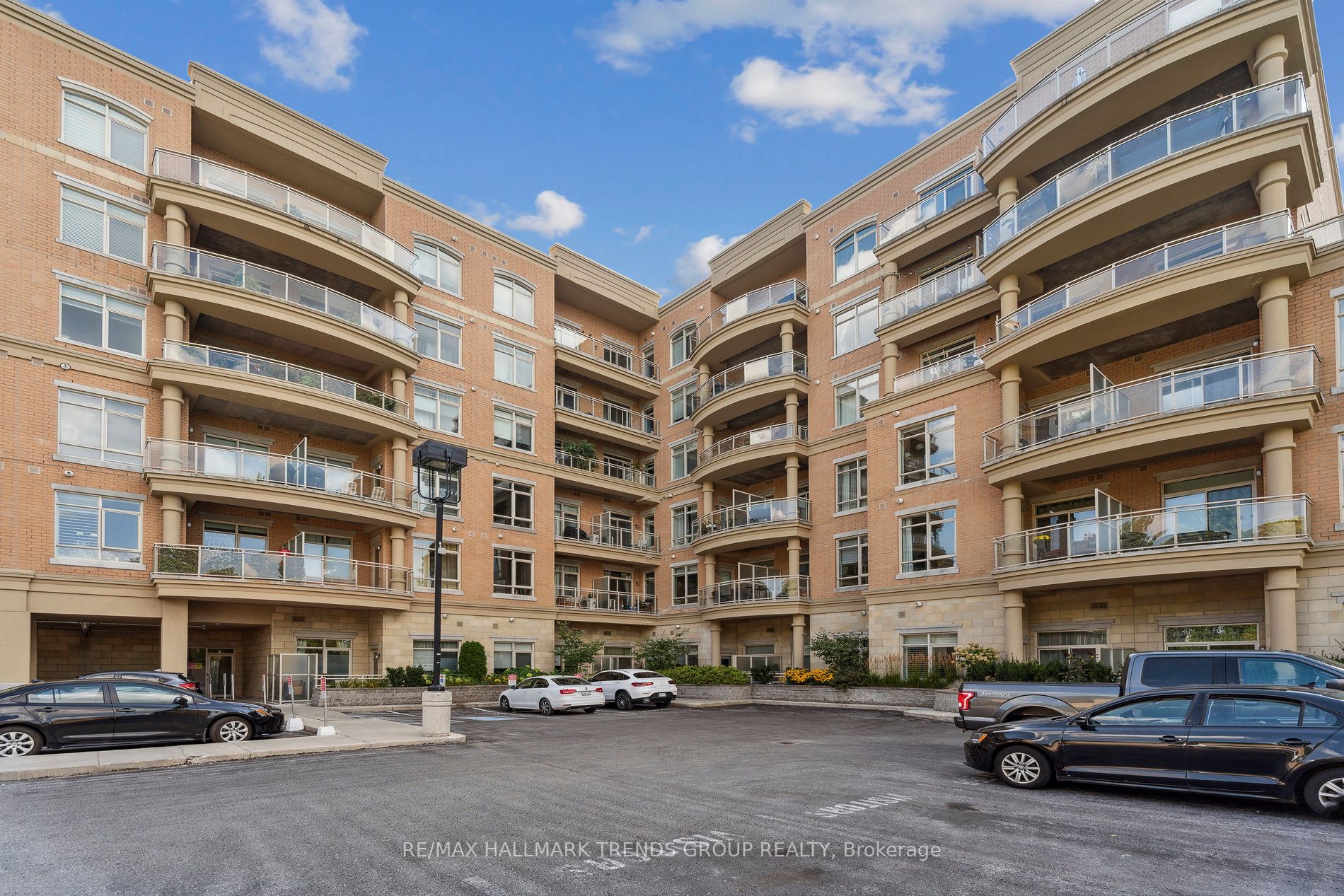 15277 Yonge St, #303